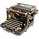 Schreibmaschine, "Mercedes", mechanisch, 25 x 30 x 31 cm, Funktion und Vollständigkeitnicht geprüft,