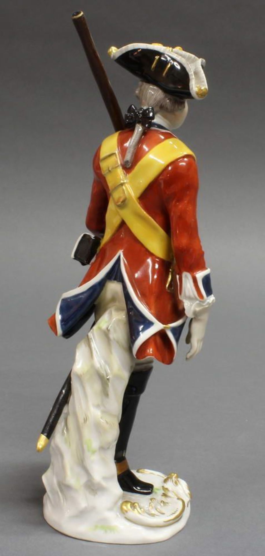 Reserve: 250 EUR        Porzellanfigur, "Soldat in Uniform", Meissen, Jubiläums-Schwertermarke von - Image 5 of 8