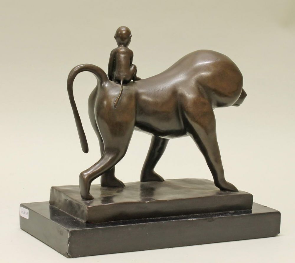 Reserve: 150 EUR        Bronzeskulptur, "Affe mit Jungem", neuzeitlicher Guss, gesockelt, auf - Image 3 of 4