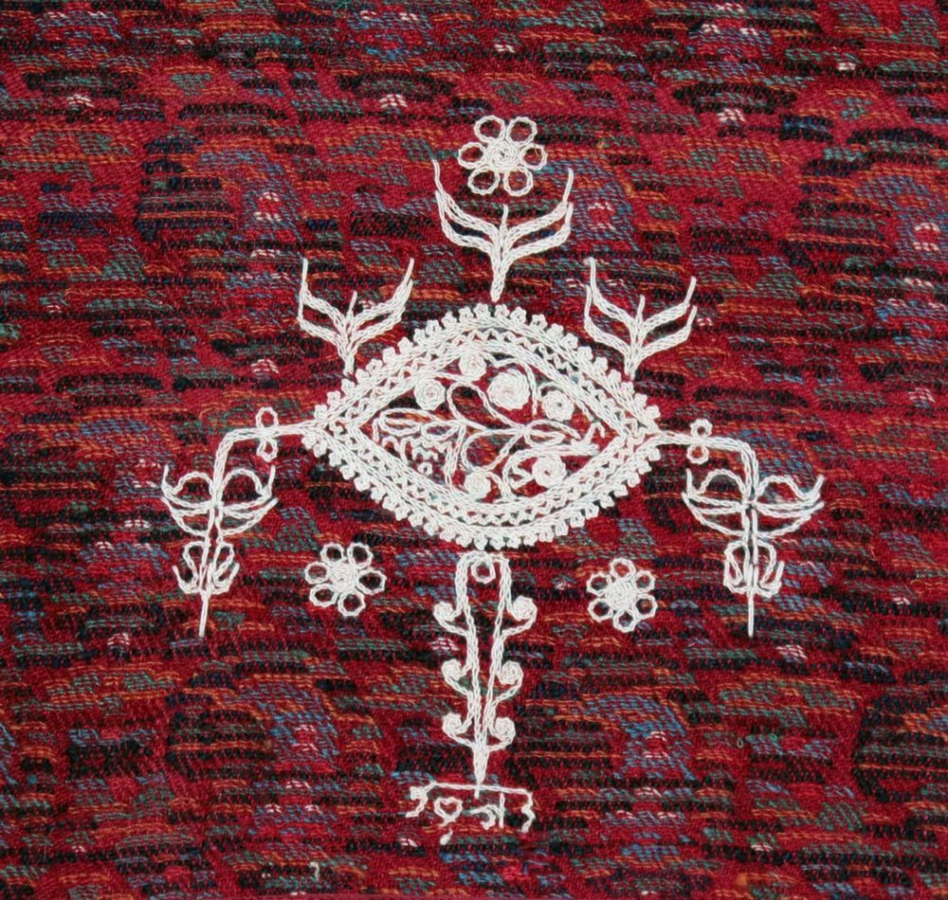 Reserve: 140 EUR        Kaschmir-Decke, Persien, älter, Gabendecke mit Stickerei und Jahreszahl, ca. - Image 4 of 4
