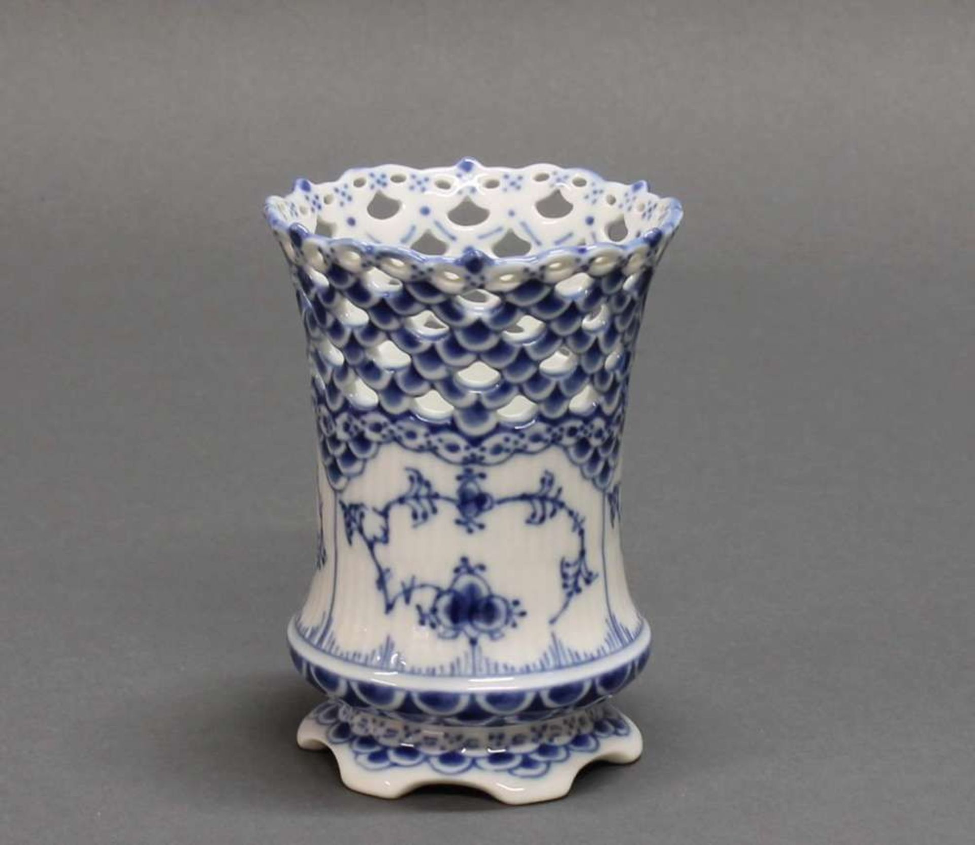 Reserve: 20 EUR        Vase, Royal Kopenhagen, Musselmalet, Vollspitze, 11.5 cm hoch - Image 2 of 2
