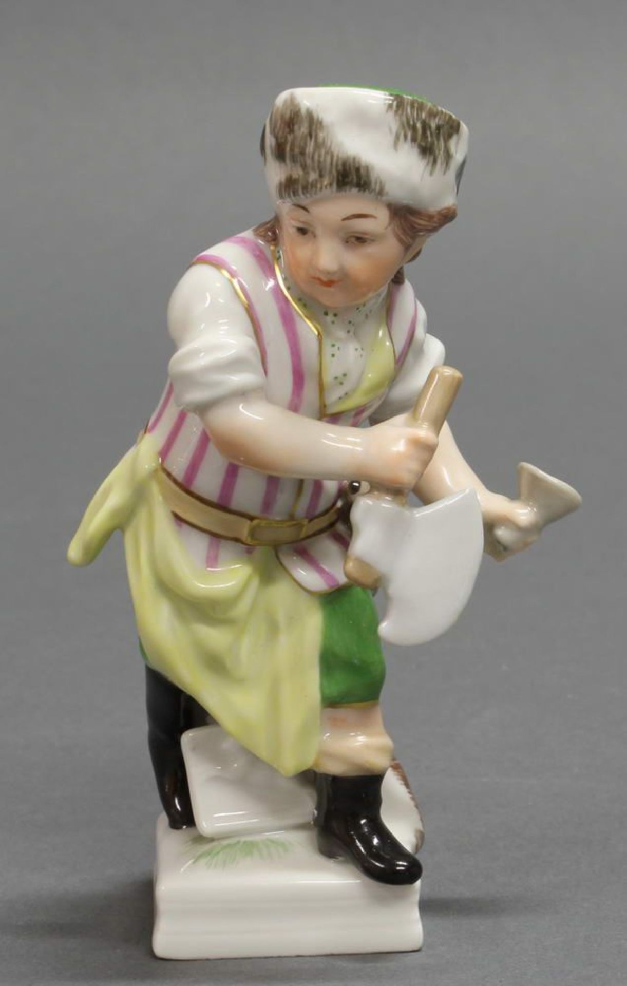 Reserve: 60 EUR        Porzellanfigur, "Monatsfigur Stier", KPM Berlin, Knabe mit Beil und Stier,