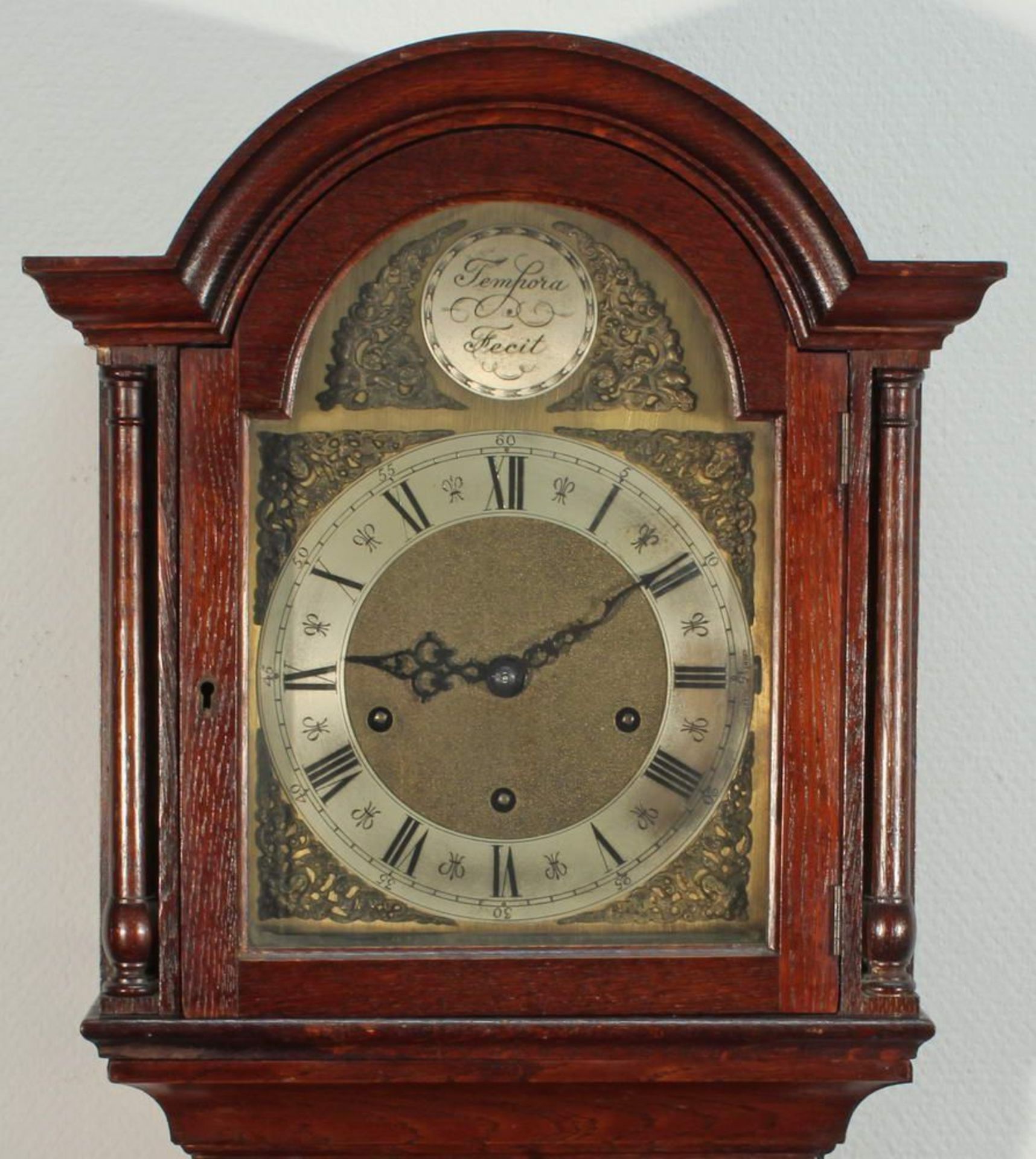 Reserve: 100 EUR        Standuhr, England,  20. Jh., Eiche, Viertel-/Halb- und Vollstundenschlag auf - Image 4 of 4