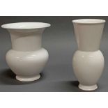 Reserve: 80 EUR        2 Vasen, KPM Berlin, Weißporzellan, verschiedene Formen, 19 cm bzw. 21.5 cm