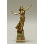 Reserve: 280 EUR        Figur, Elfenbein und Bronze, "Orientalische Tänzerin", 25.5 cm hoch, auf