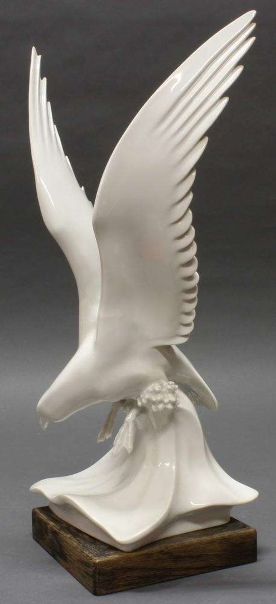 Reserve: 120 EUR        Porzellanfigur, "Möwe", Meissen, Schwertermarke, 4. Wahl, Weißporzellan, auf - Image 3 of 6