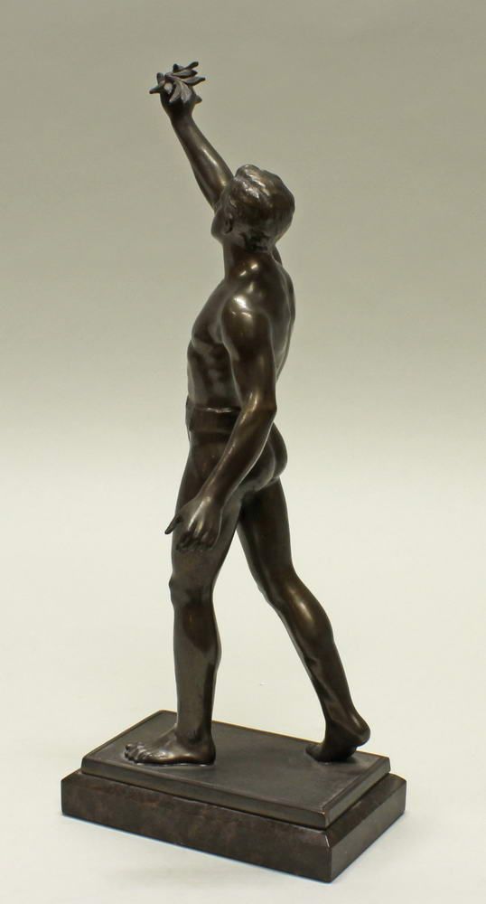 Reserve: 120 EUR        Metallguss, bronziert, "Sieger", stehender Athlet mit Lorbeerzweig, 32 cm - Image 3 of 6