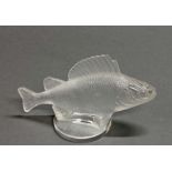 Reserve: 40 EUR        Glasskulptur, "Fisch", Lalique, farblos, teils mattiert, bezeichnet Lalique