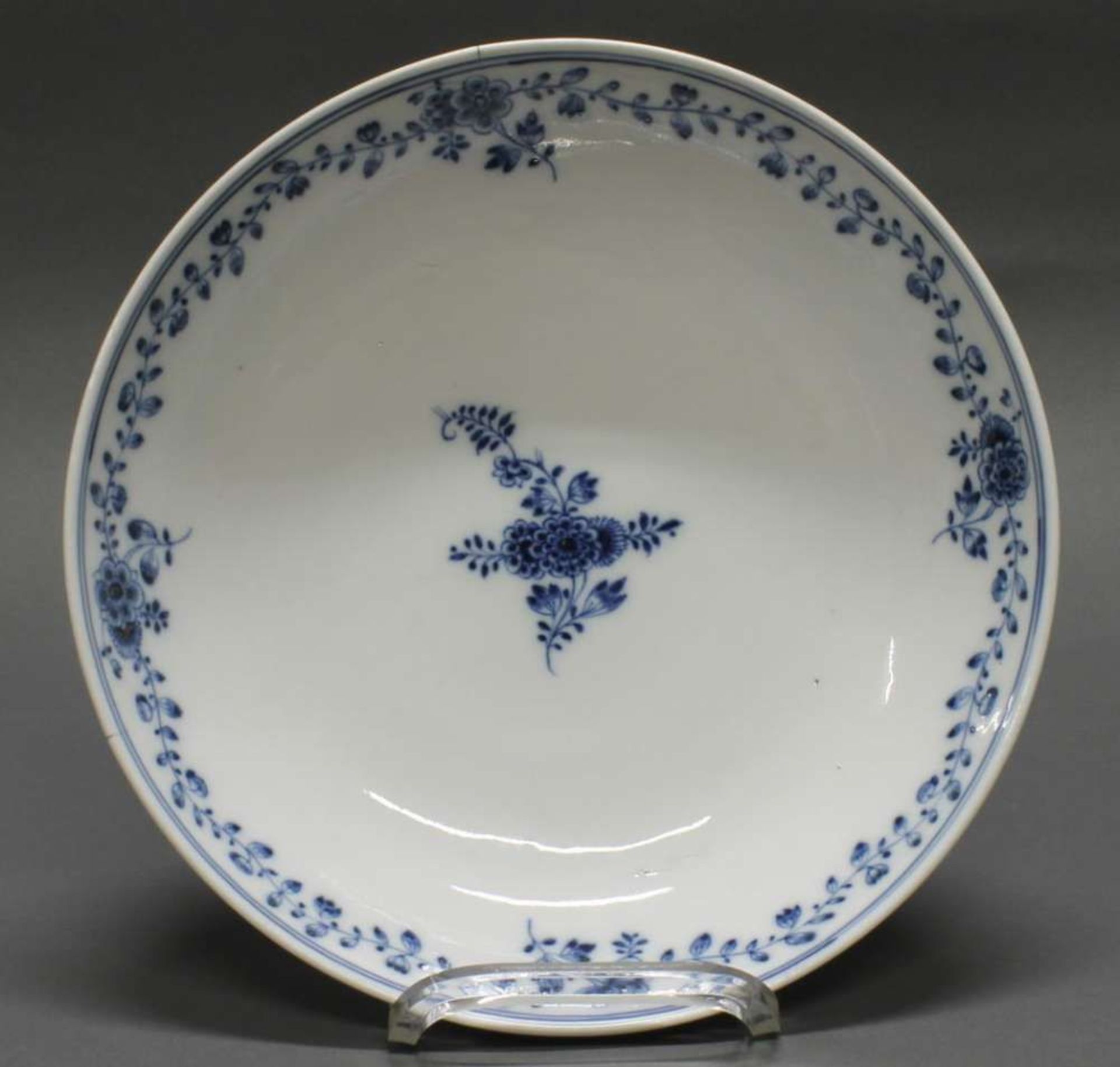 Reserve: 60 EUR        Schale, Meissen, Schwertermarke, 1774-1817, 1. Wahl, blaue Strohblume, 6 cm