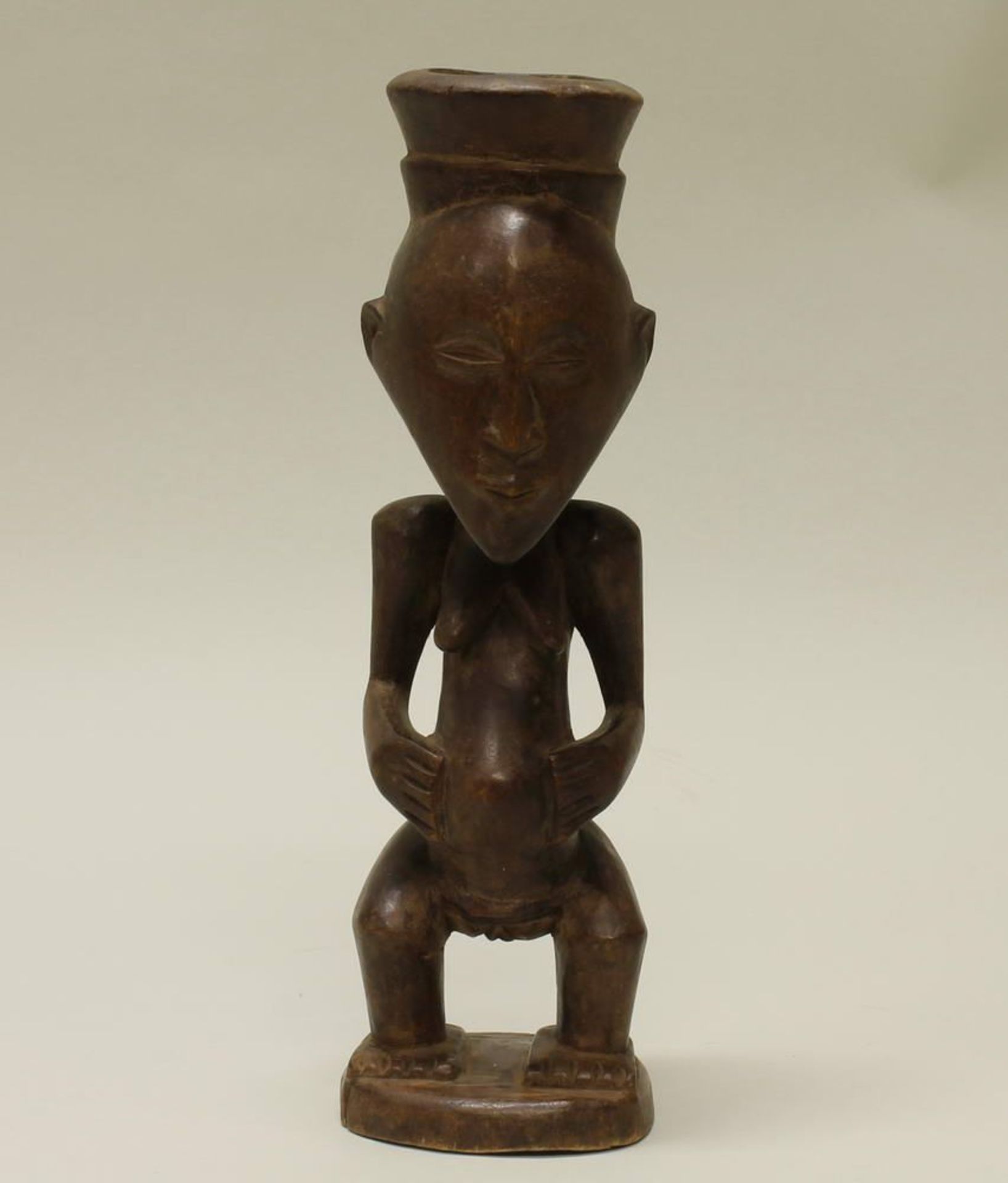 Reserve: 80 EUR        Weibliche Figur, Kusu, Südkongo, Afrika, Holz, mittelbraune Patina, 30 cm - Image 2 of 2