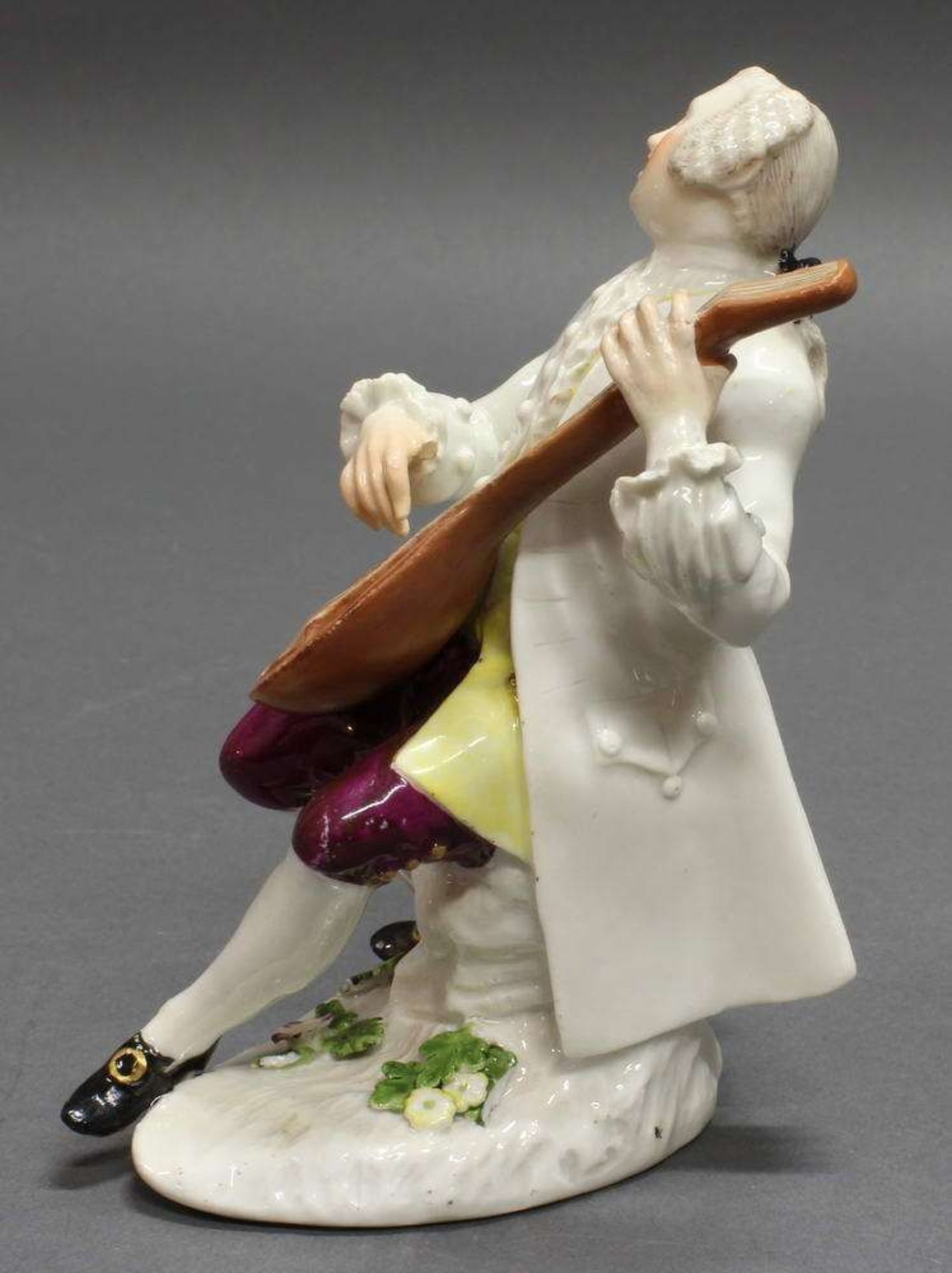 Reserve: 600 EUR        Porzellanfigur, "Kavalier mit Laute", Meissen, Schwertermarke, um 1750/1760, - Image 4 of 10