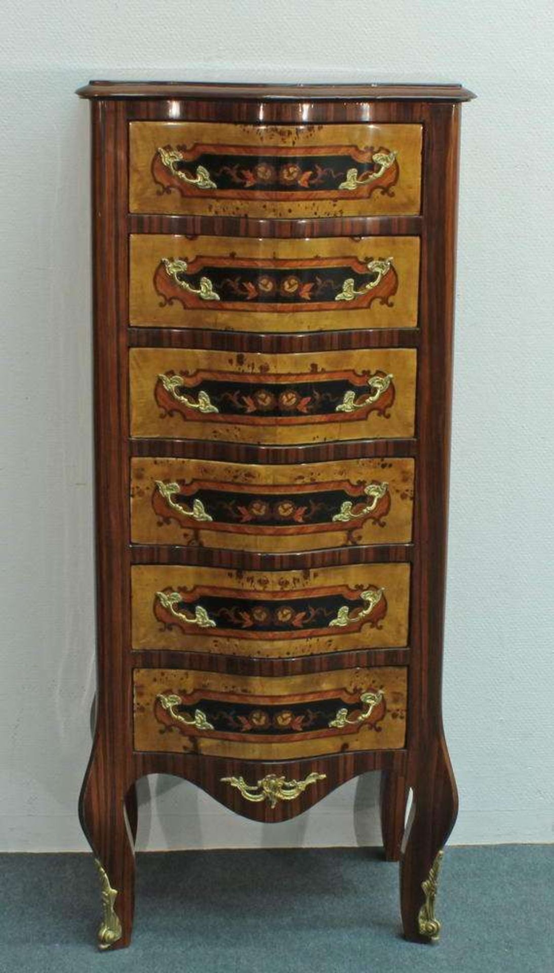 Reserve: 250 EUR        Kleine Chiffoniere, französischer Stil, 20. Jh., Mahagoni u.a. Hölzer,