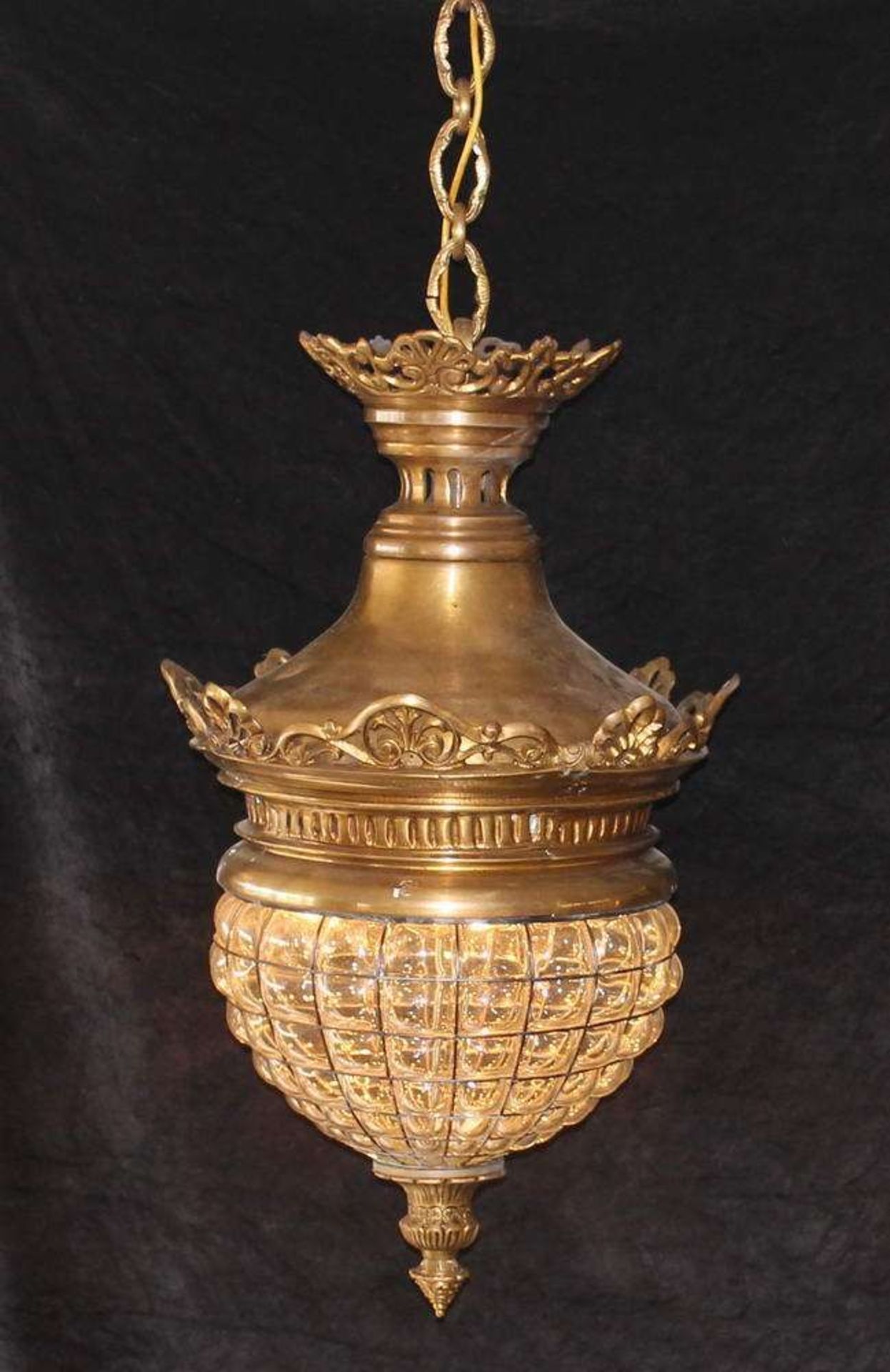 Reserve: 500 EUR        Deckenlampe, schwere Ausführung, Bronze goldfarbig, Glaskuppa in - Image 2 of 2