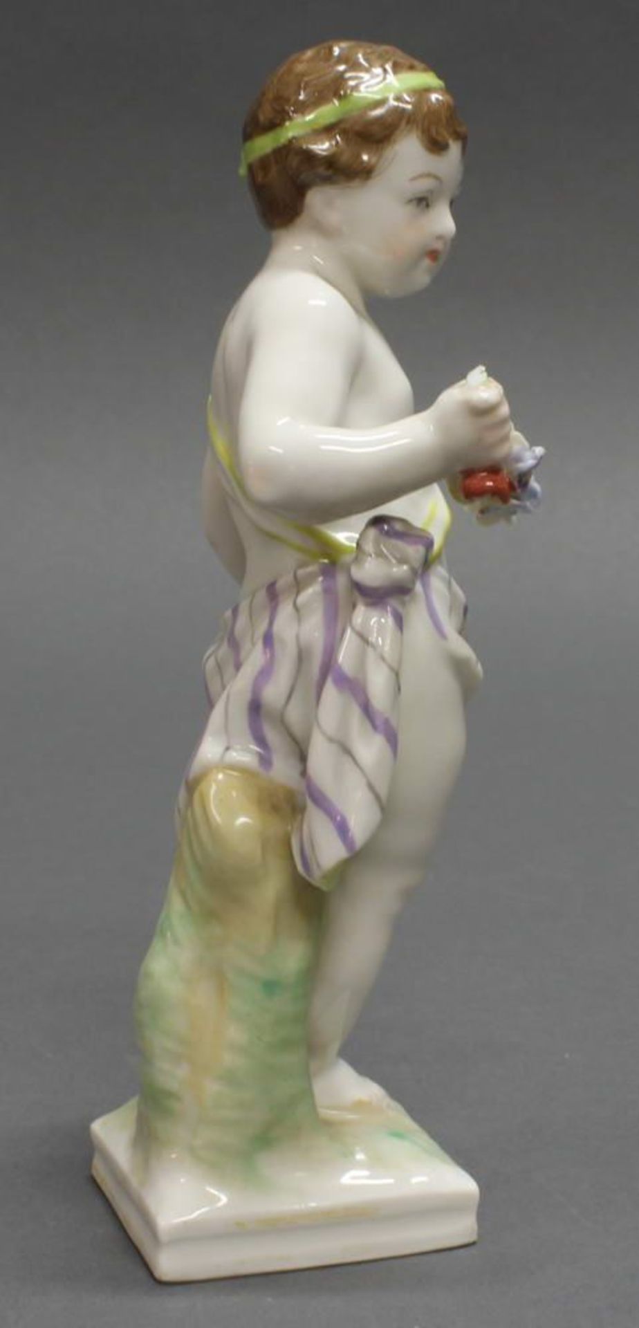 Reserve: 70 EUR        Porzellanfigur, "Knabe mit Blüten", KPM Berlin, polychrom, 15.5 cm hoch, - Image 5 of 8