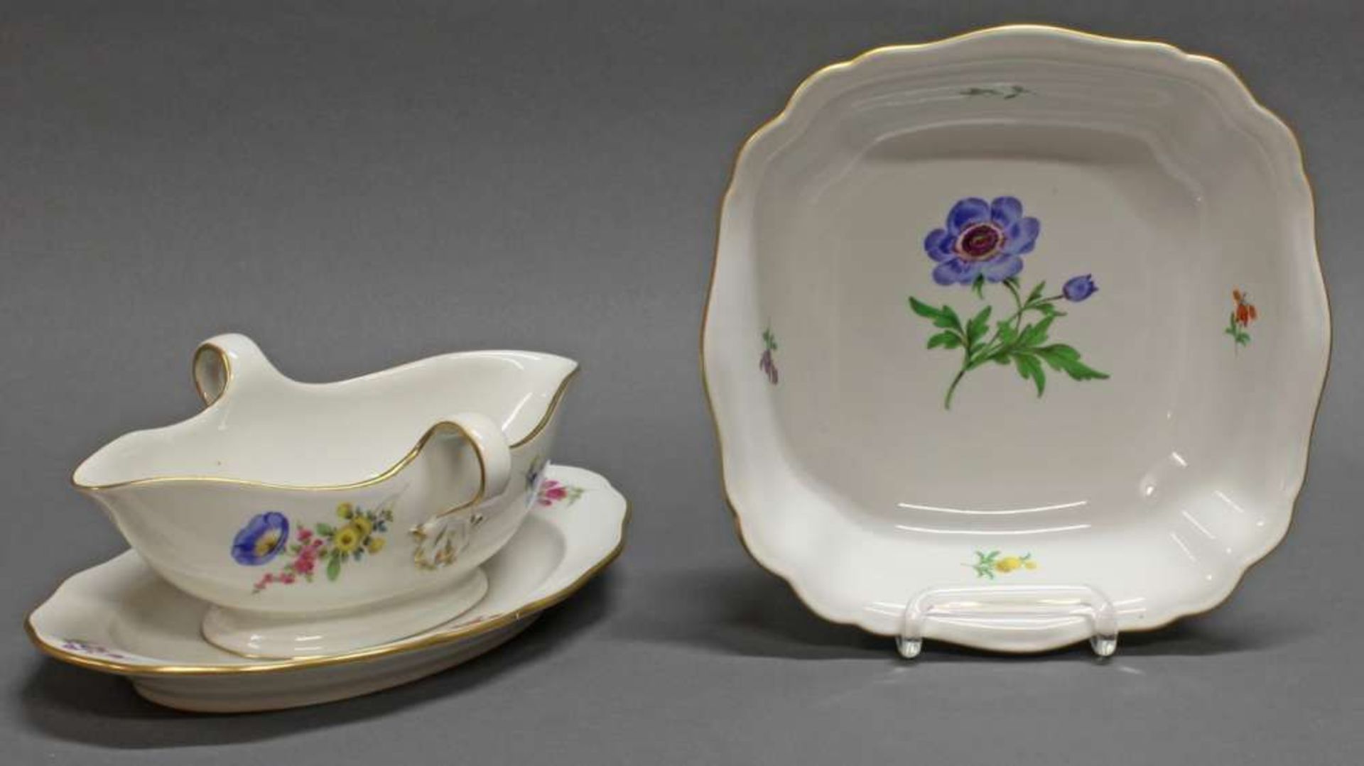 Reserve: 150 EUR        Schüssel und Saucière, Meissen, Schwertermarke, 2. Wahl, bunte Blumen, - Image 2 of 6