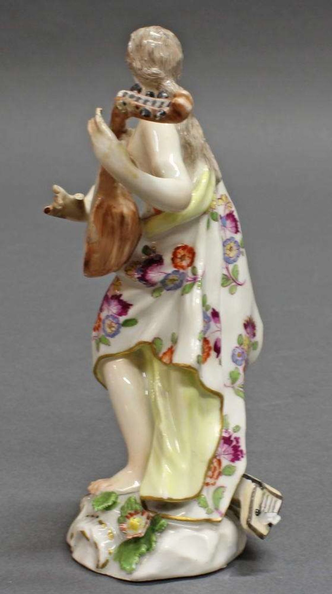 Reserve: 500 EUR        Porzellanfigur, "Die Muse Erato", Meissen, Schwertermarke, um 1760, - Image 3 of 12