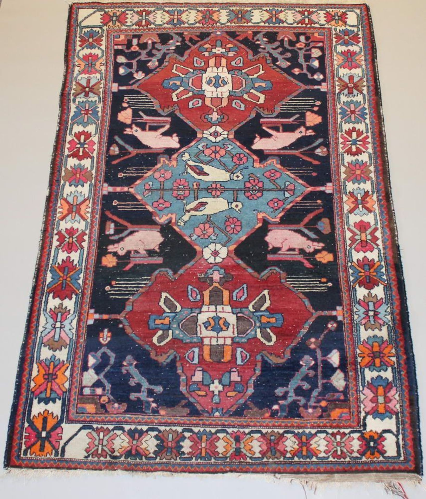 Reserve: 180 EUR        Karabagh (?), Kaukasus, ca. 2.07 x 1.30 m, Flor stark reduziert, Fransen