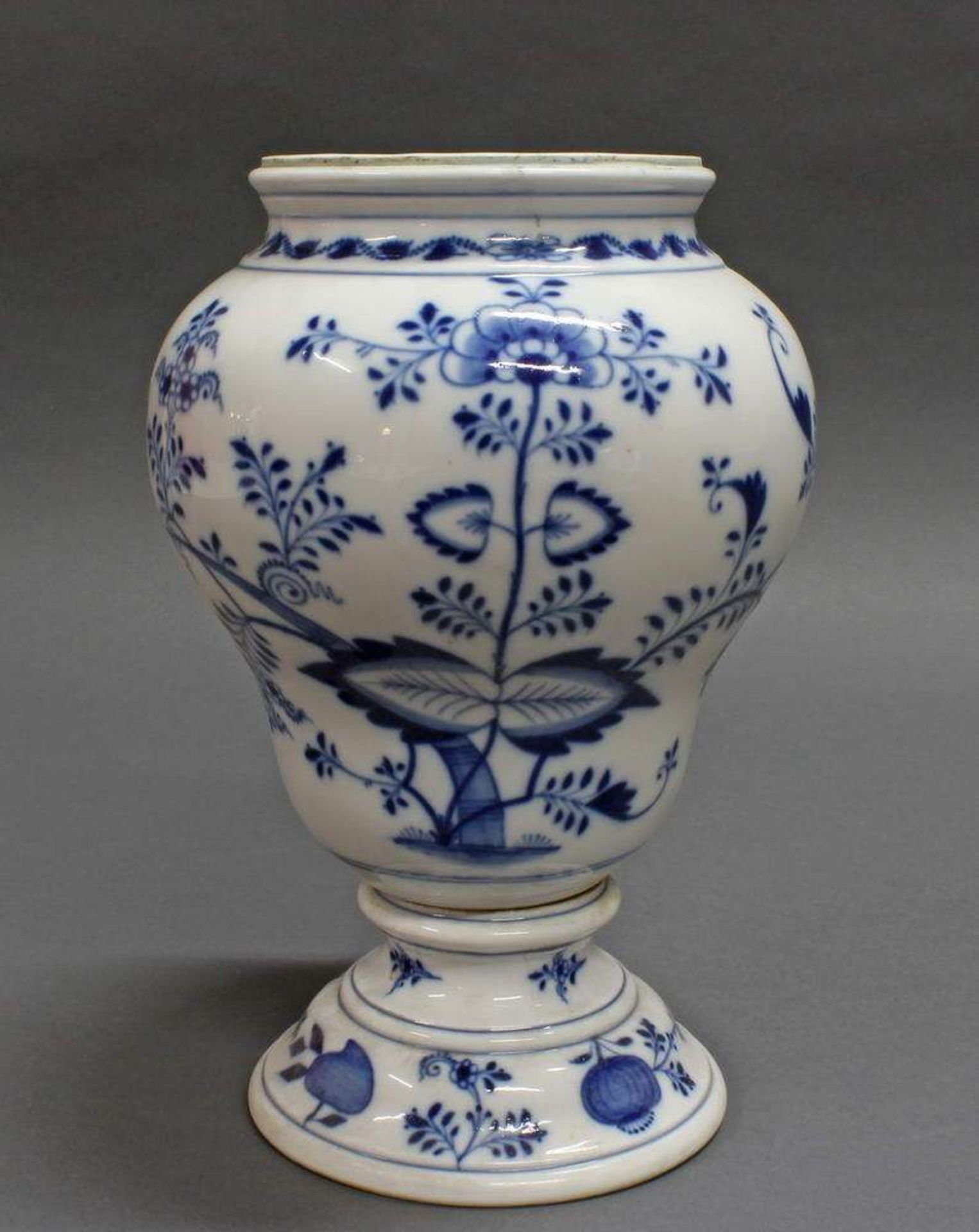 Reserve: 50 EUR        Vase, Meissen, Schwertermarke, 1850-1924, 1. Wahl, Zwiebelmuster, 27 cm hoch, - Image 4 of 6