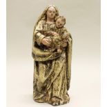 Reserve: 230 EUR        Skulptur, Holz geschnitzt, "Muttergottes mit Kind", Nussbaum, flämisch, um