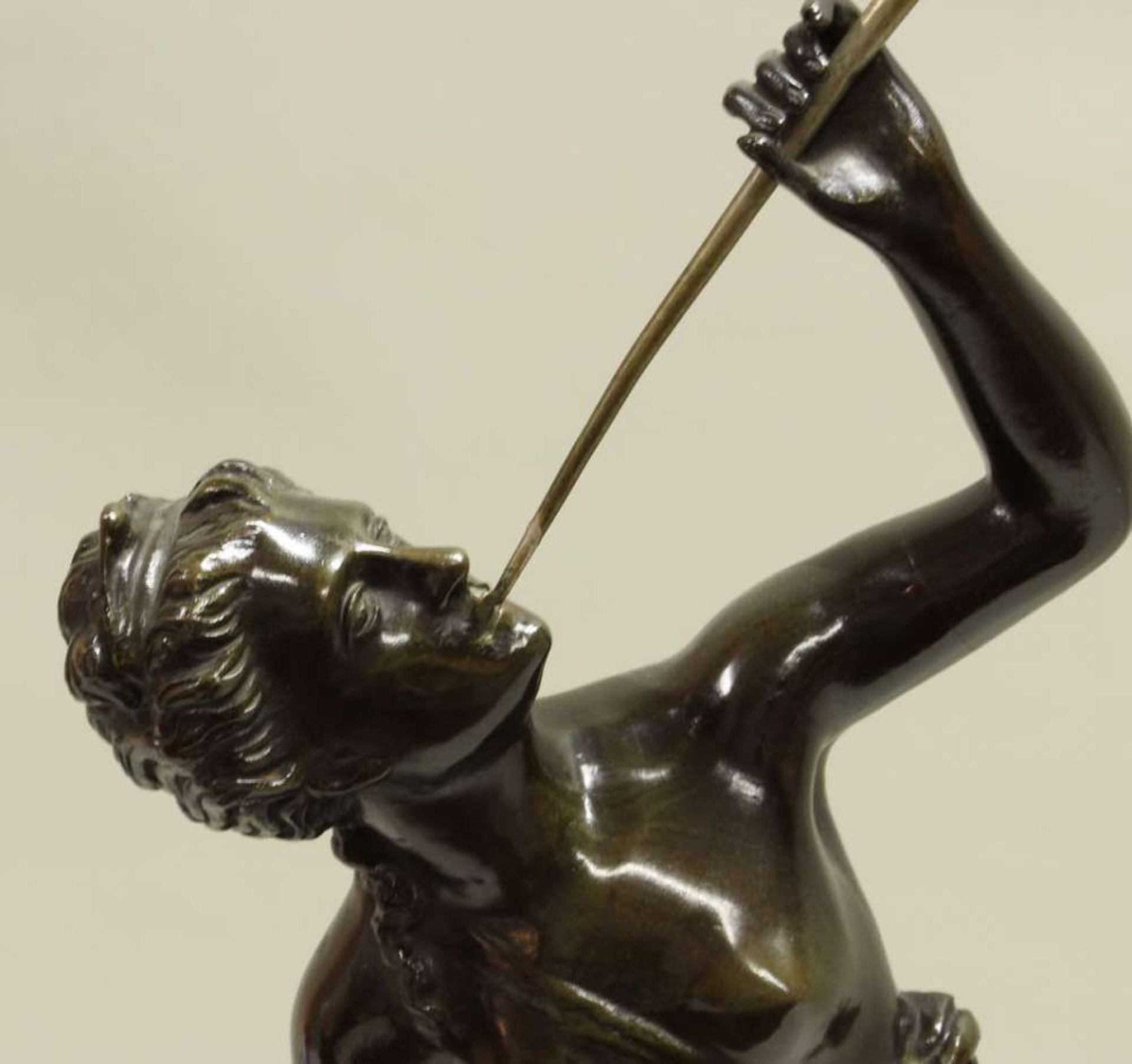 Reserve: 350 EUR        Bronze, "Fortuna", nach Giambologna, auf Sockel, 79 cm hoch, Posaune - Image 5 of 10