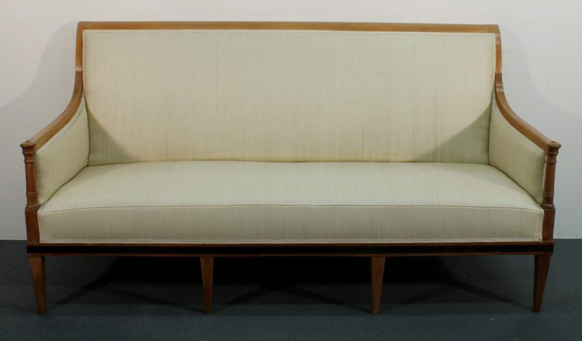 Reserve: 800 EUR        Sofa, Klassizismus, Anfang 19. Jh., Kirschbaum mit schwarz eingefärbtem - Image 2 of 2