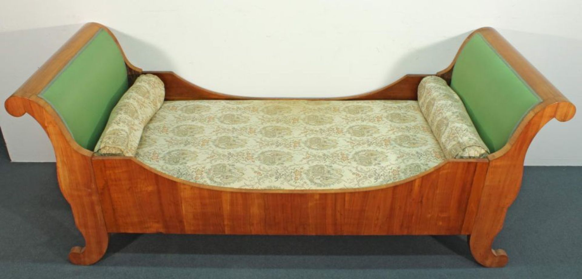 Reserve: 180 EUR        Bett, Biedermeier, um 1825, Kirschbaum, 90 x 225 cm - Image 2 of 2