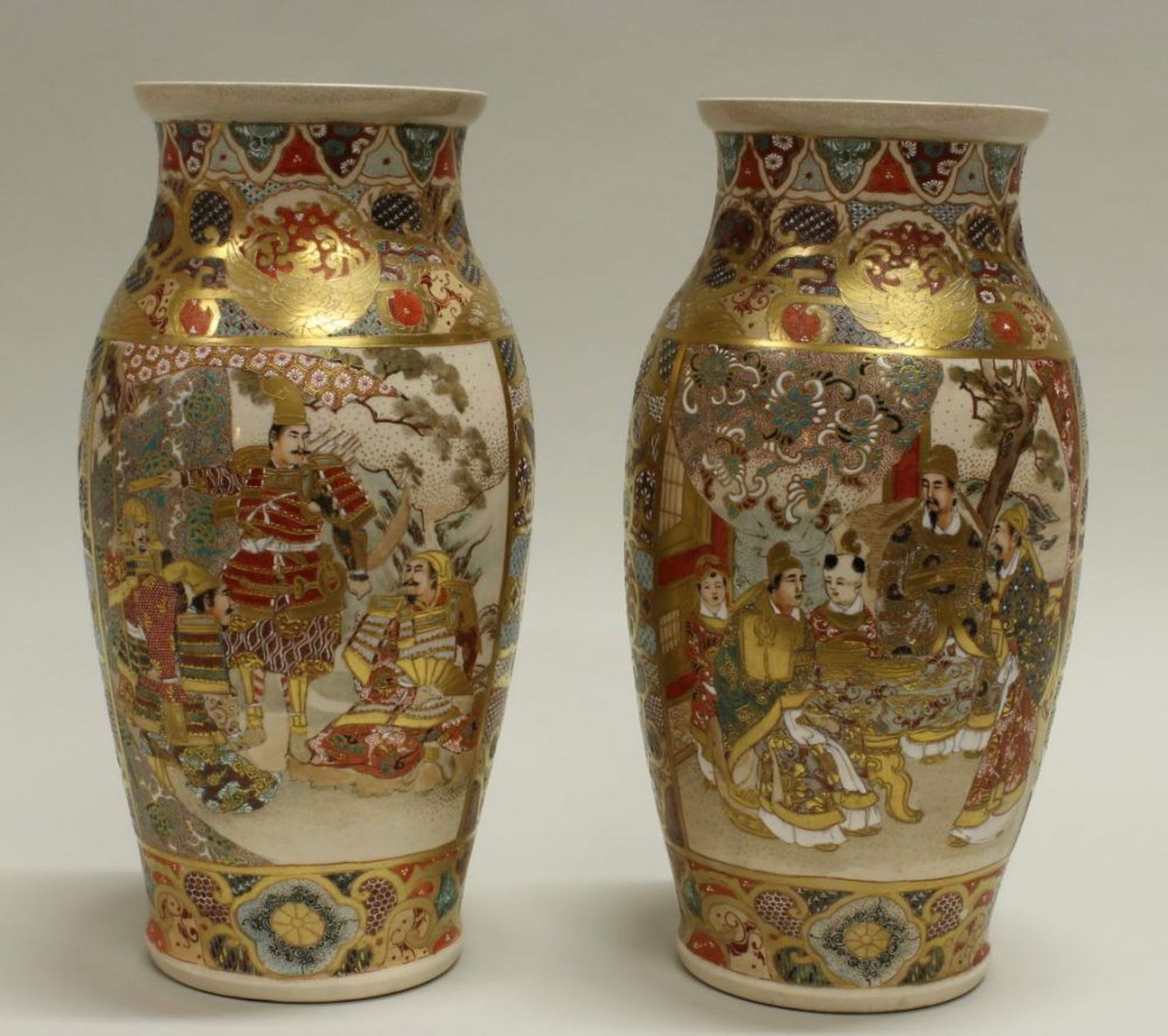 Reserve: 100 EUR        Paar Satsuma-Vasen, Japan, Ende 19. Jh., polychrom, figurale Szenen in - Image 2 of 2