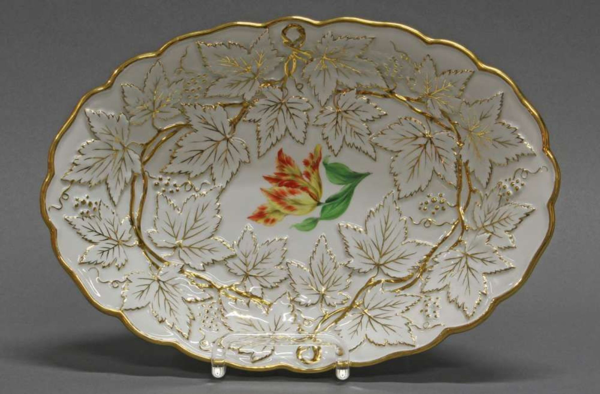 Reserve: 80 EUR        Gebäckschale, Meissen, Schwertermarke, 1924-1934, 1. Wahl, oval, Spiegel