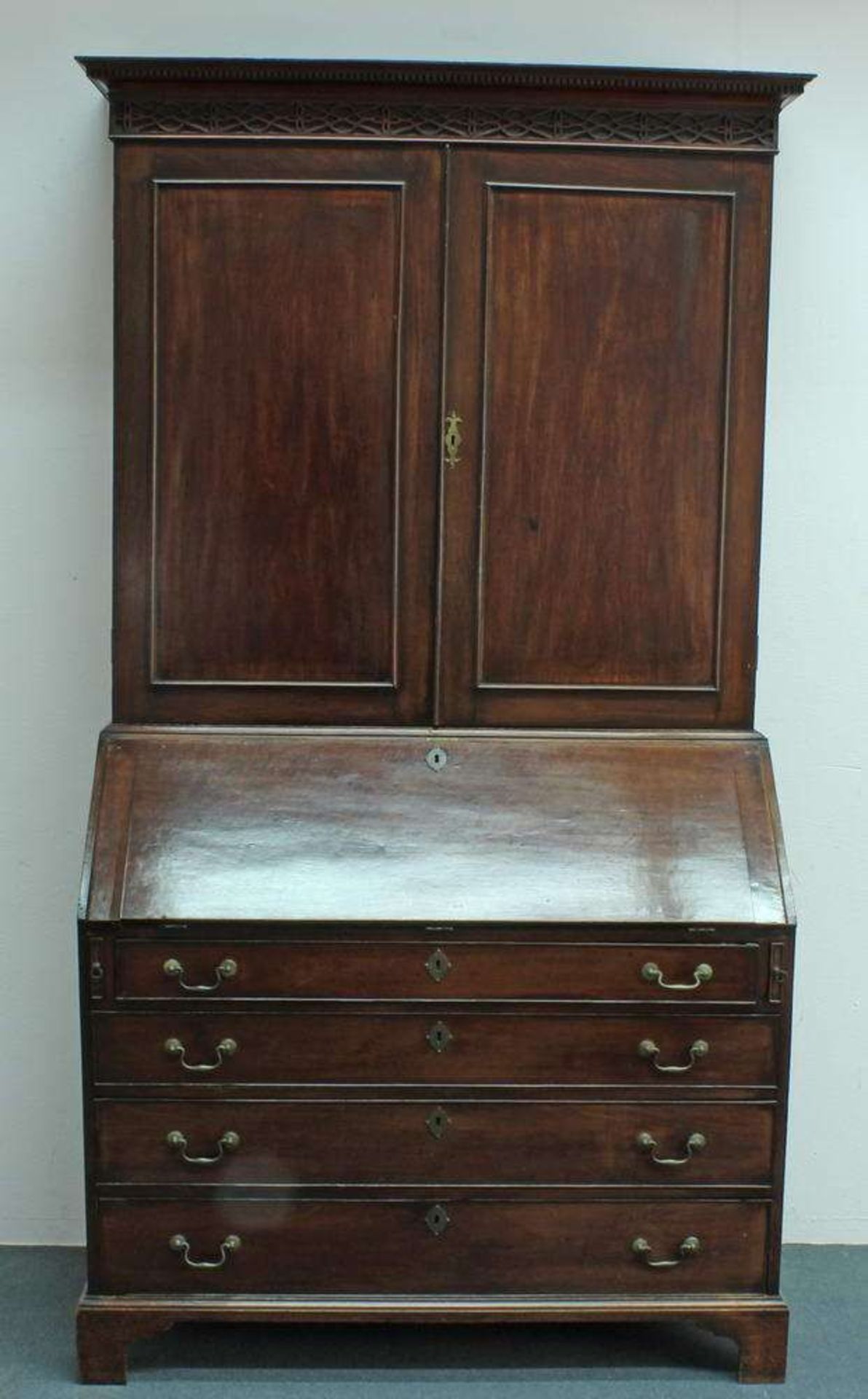 Reserve: 800 EUR        Aufsatzsekretär, 'Bureau Bookcase', England, um 1800, Mahagoni, Unterteil - Image 2 of 2