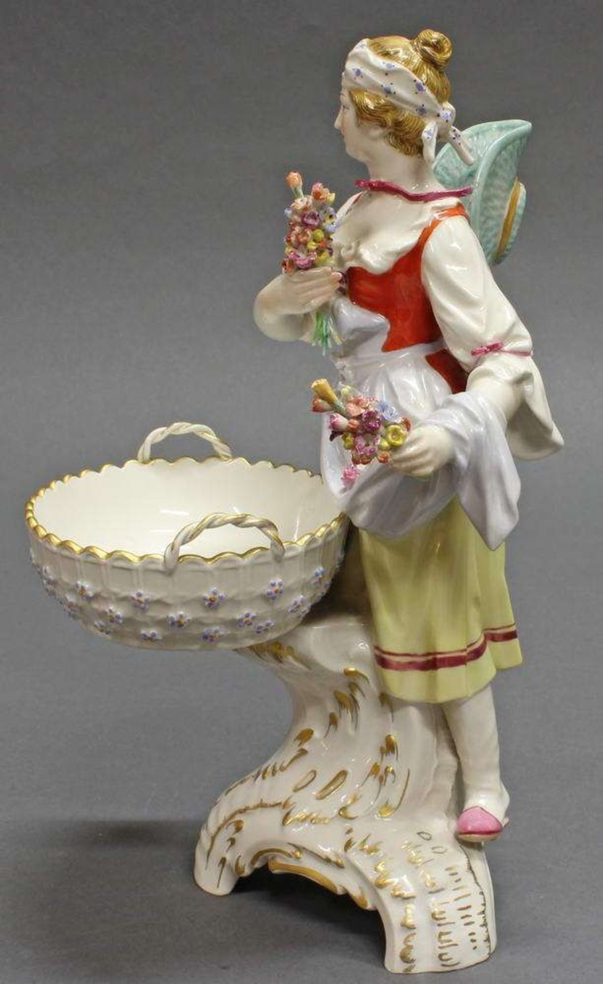 Reserve: 400 EUR        Porzellanfigur, "Frühling", KPM Berlin, polychrom und goldstaffiert, - Image 5 of 8