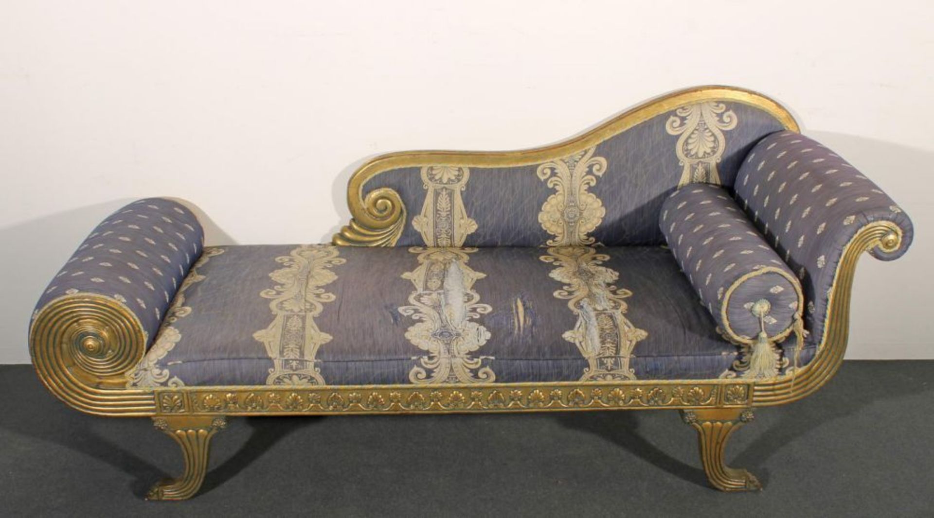 Reserve: 120 EUR        Sofa, Empire-Stil, 20. Jh., Gestell goldfarbig, ca. 200 cm breit, Bezug - Image 2 of 2