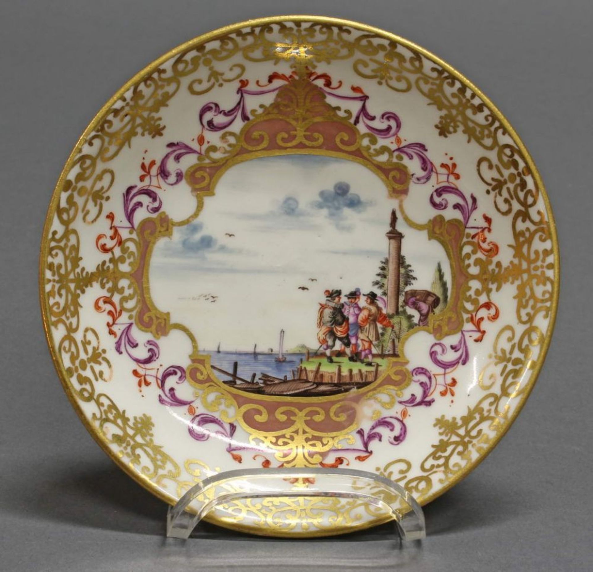 Reserve: 250 EUR        Unterteller, Meissen, Schwertermarke, um 1735, goldnummeriert 60, polychrome