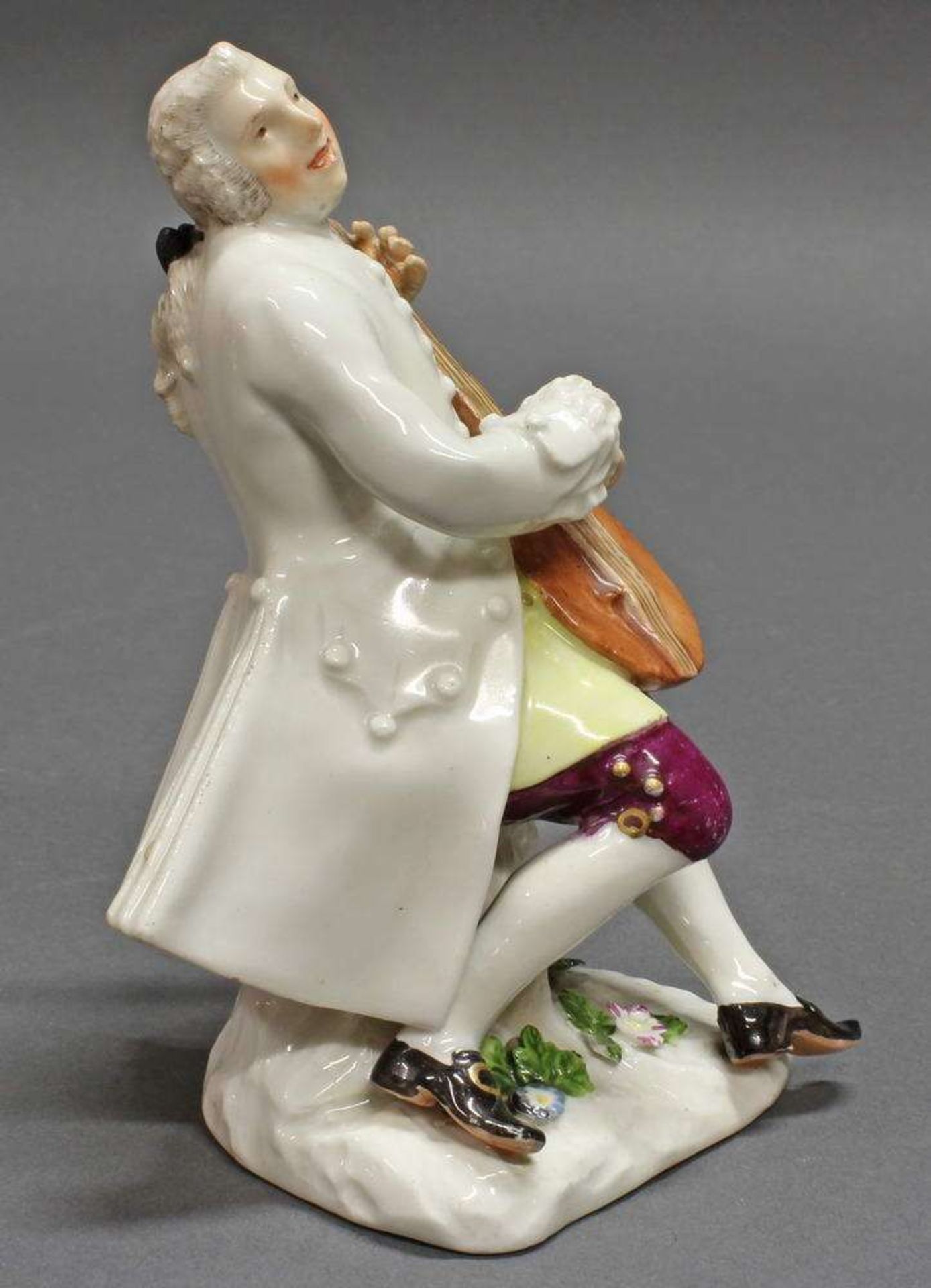 Reserve: 600 EUR        Porzellanfigur, "Kavalier mit Laute", Meissen, Schwertermarke, um 1750/1760, - Image 5 of 10