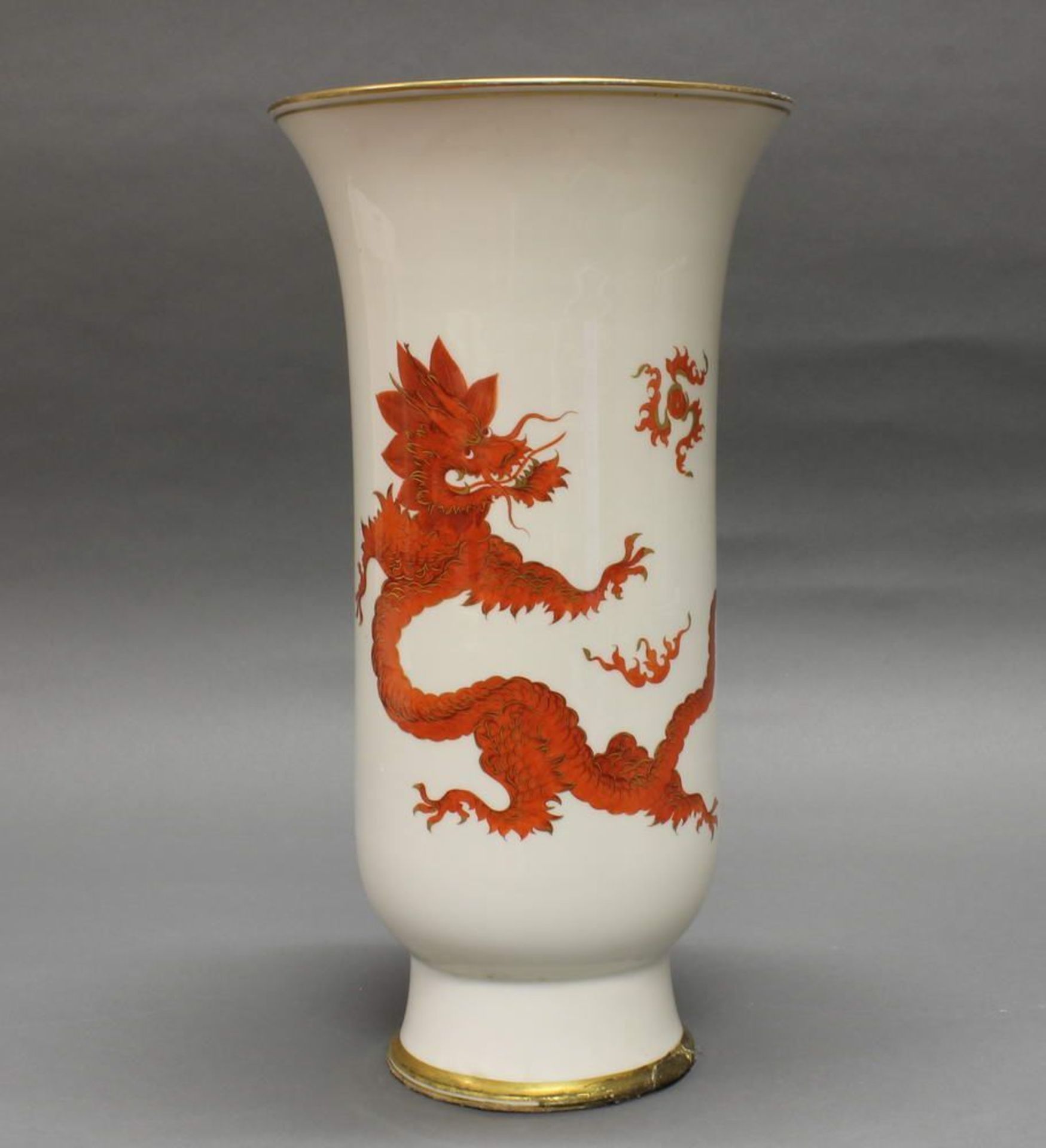 Reserve: 160 EUR        Vase, Meissen, Schwertermarke, 1. Wahl, Mingdrache, rot, Goldrand, 41.5 cm - Image 2 of 2