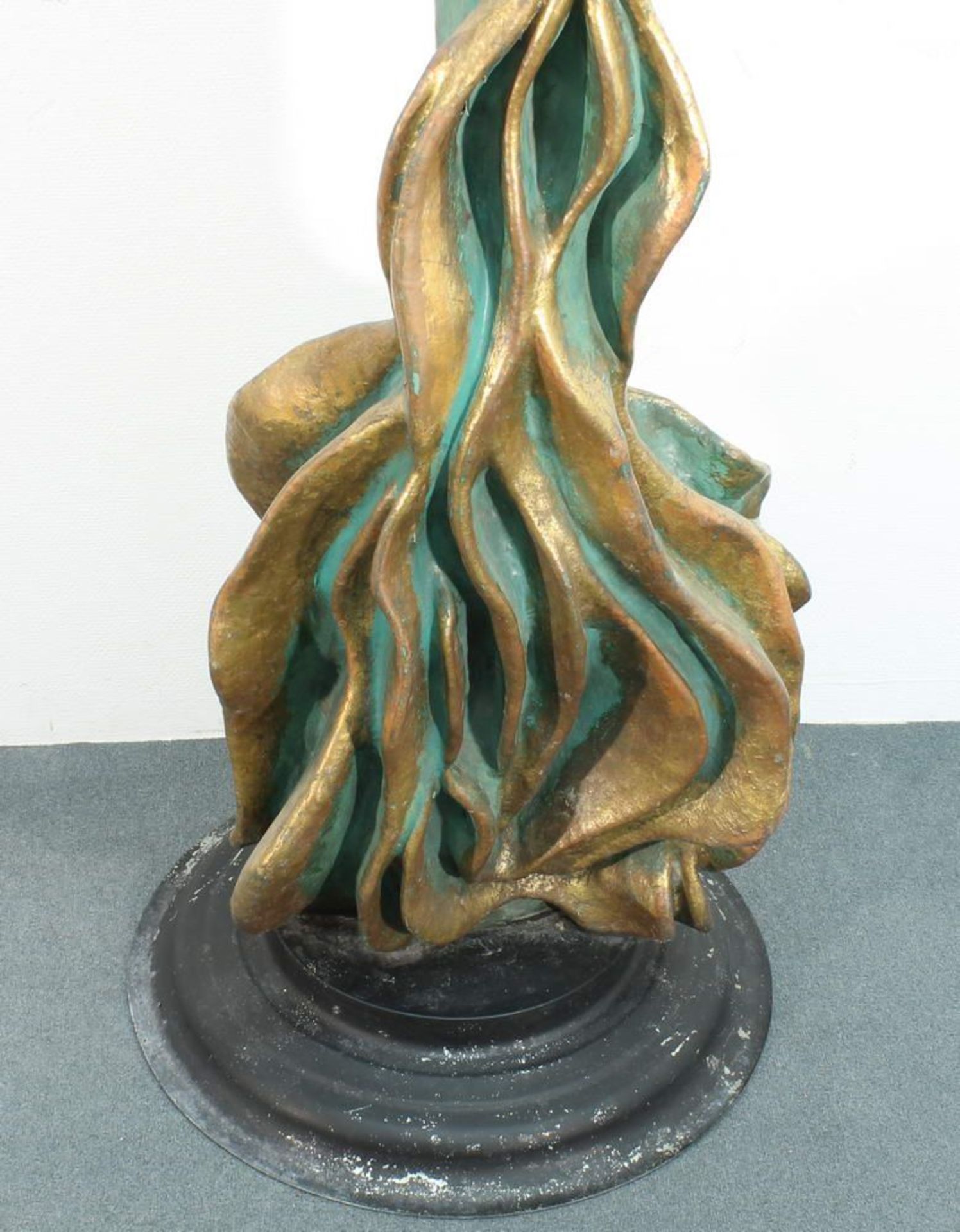 Reserve: 1500 EUR        2 Plastiken, "Figurinen", grün und gold gefasst, jeweils bezeichnet G. - Image 13 of 26