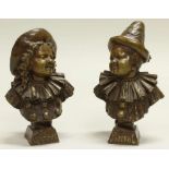 Reserve: 120 EUR        2 Bronzebüsten, "Colombine" und "Pierrot", bezeichnet AMY, 14.5 cm bzw. 15.5