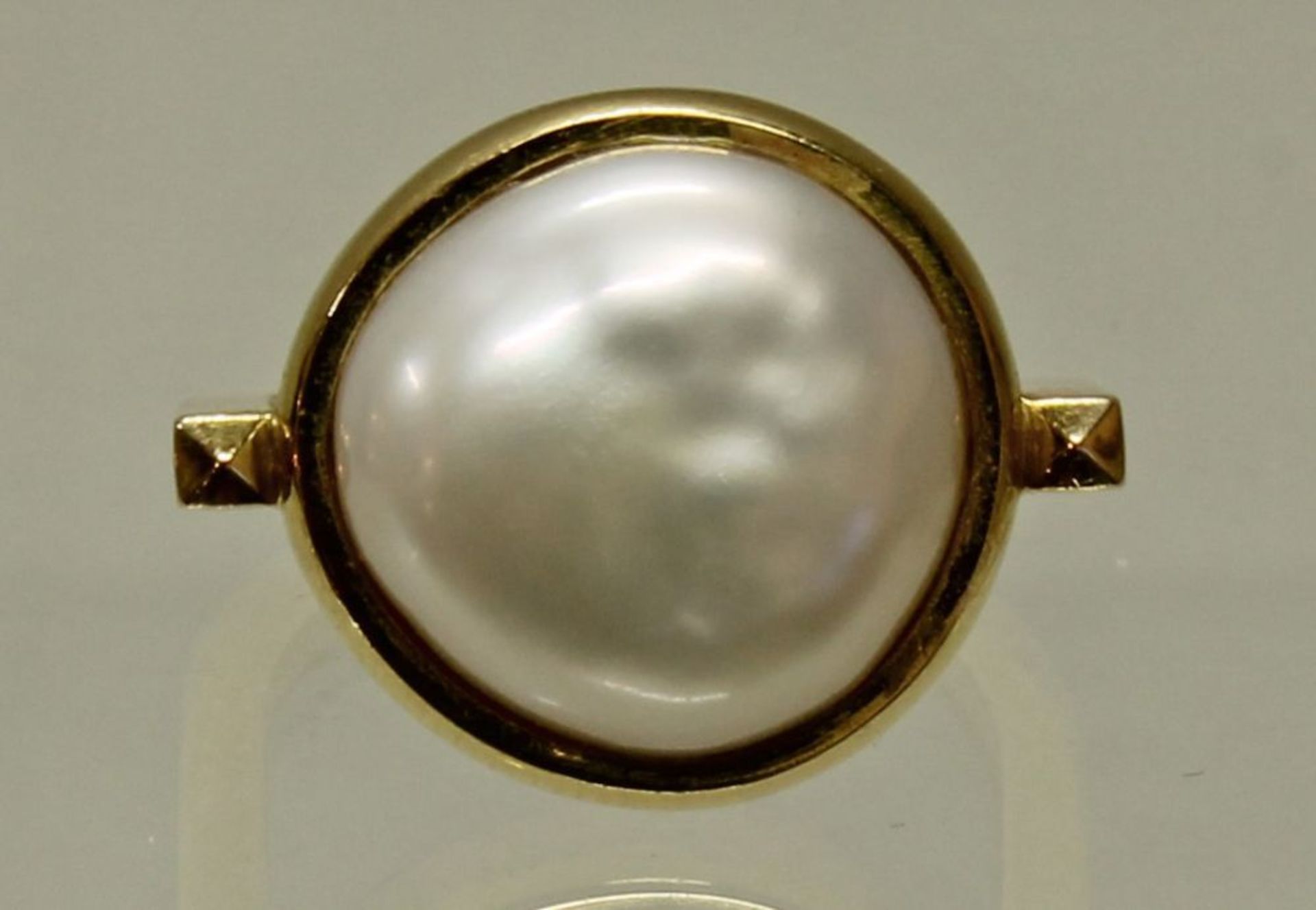 Reserve: 220 EUR        Ring, GG 750, Mabéperle, 9 g, RM 17.5