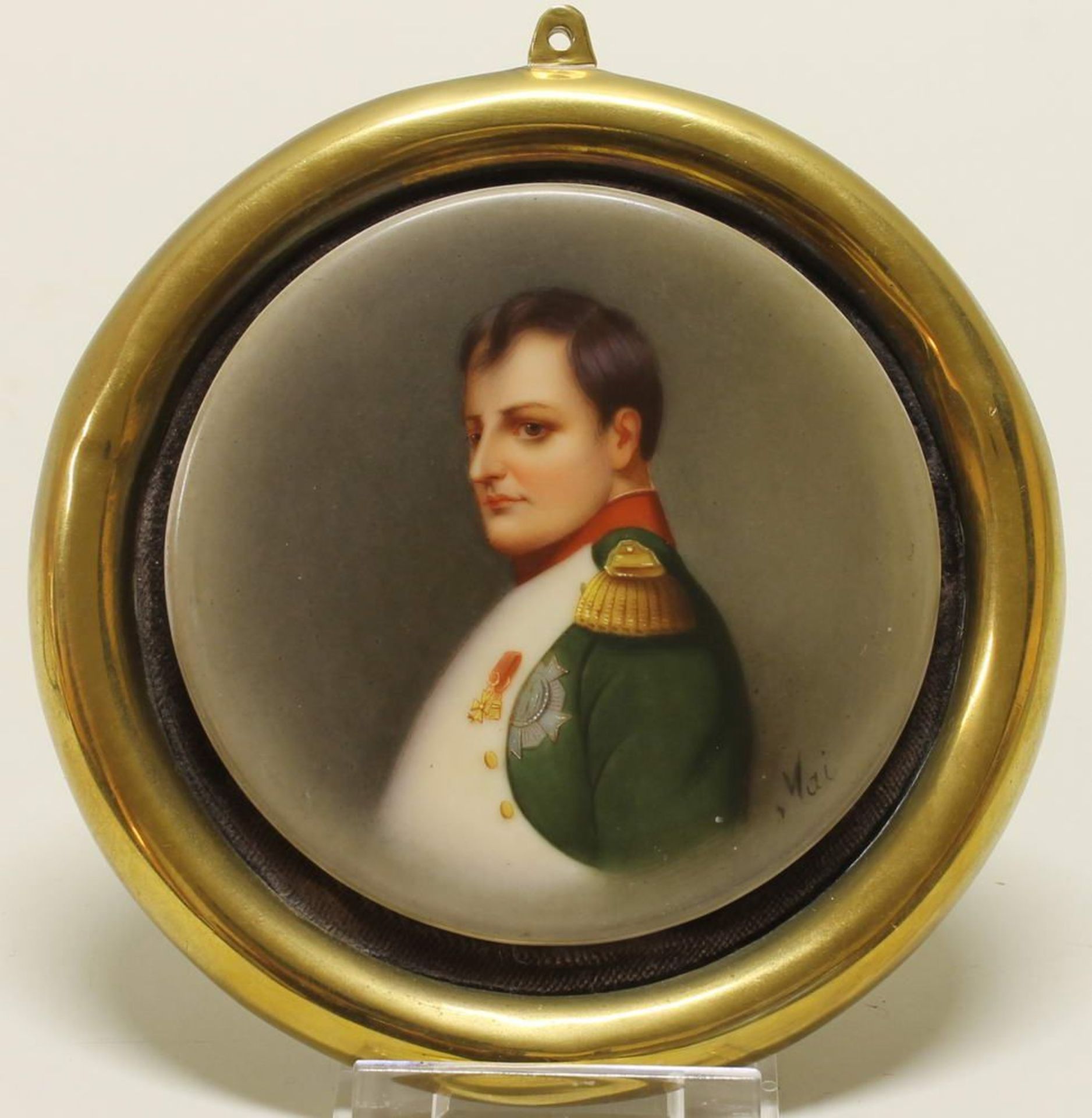 Reserve: 80 EUR        Miniatur, "Porträt Napoleon", Gouache auf Porzellan, rechts am Rand