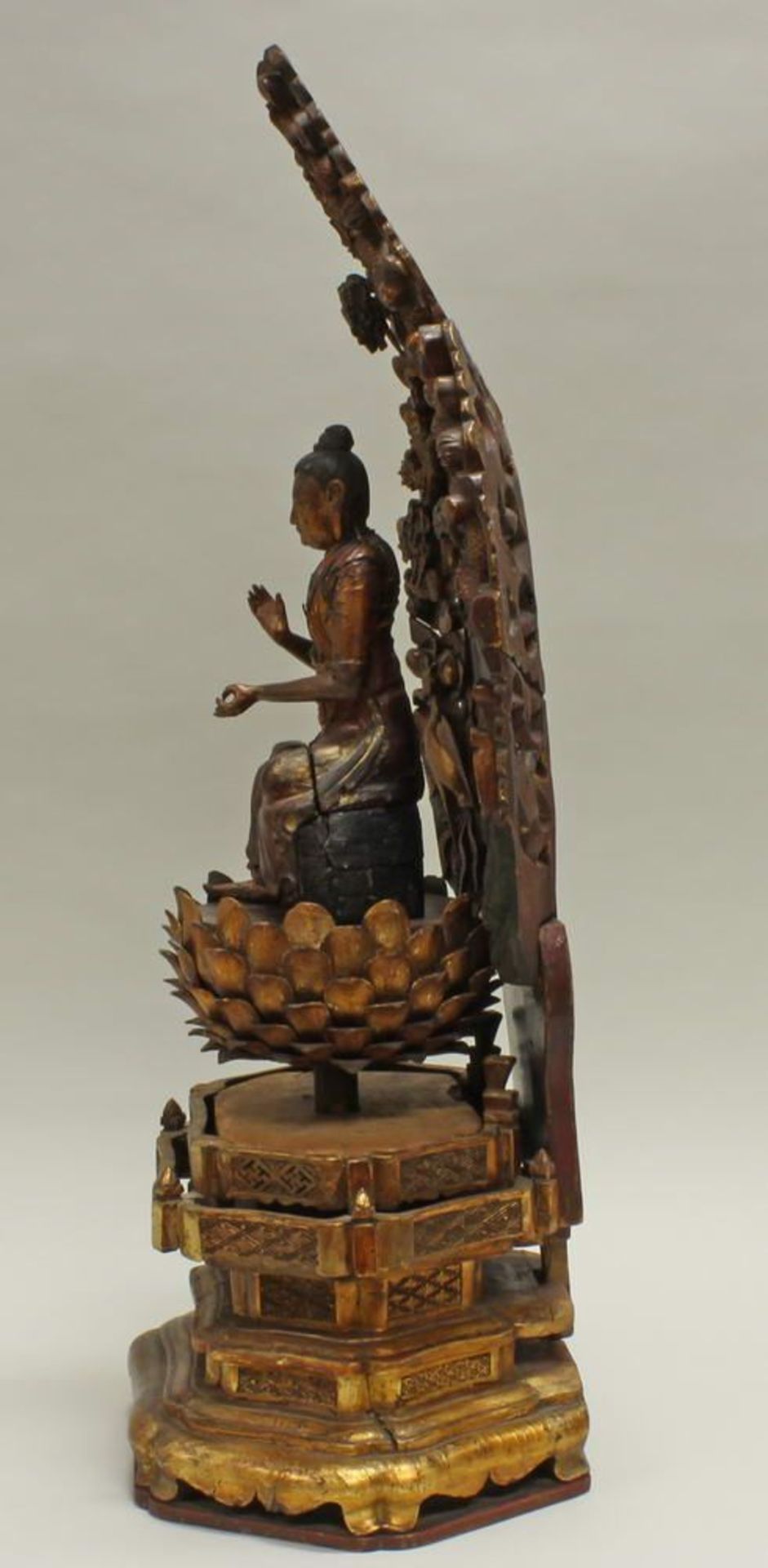 Reserve: 600 EUR        Bodhisattva, China, 18. Jh., Holz, geschnitzt, gelackt, vergoldet, Figur - Image 5 of 6