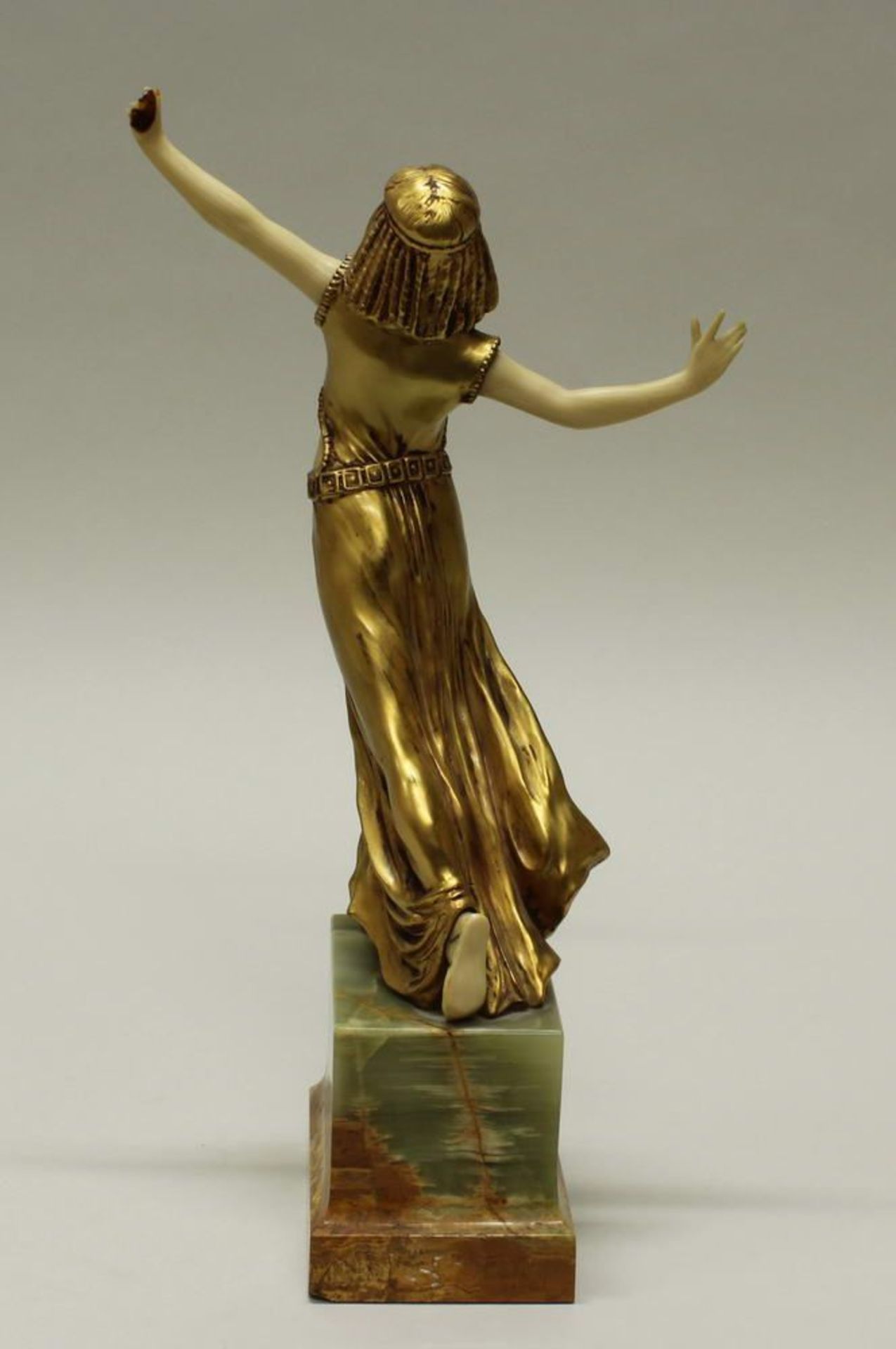 Reserve: 280 EUR        Figur, Elfenbein und Bronze, "Orientalische Tänzerin", 25.5 cm hoch, auf - Image 5 of 8