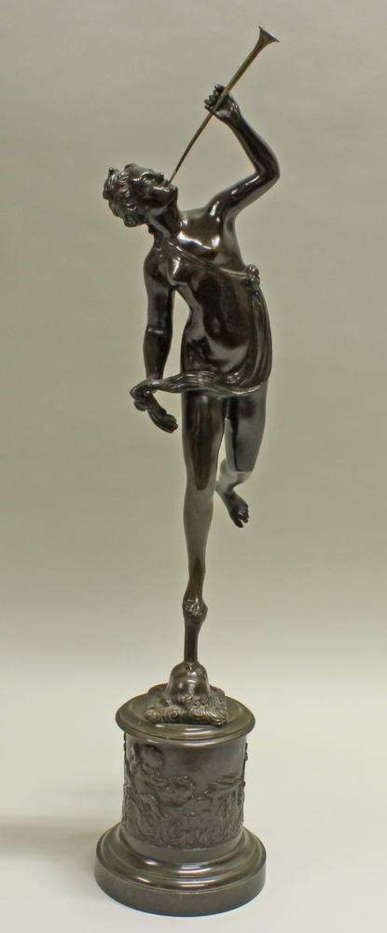 Reserve: 350 EUR        Bronze, "Fortuna", nach Giambologna, auf Sockel, 79 cm hoch, Posaune