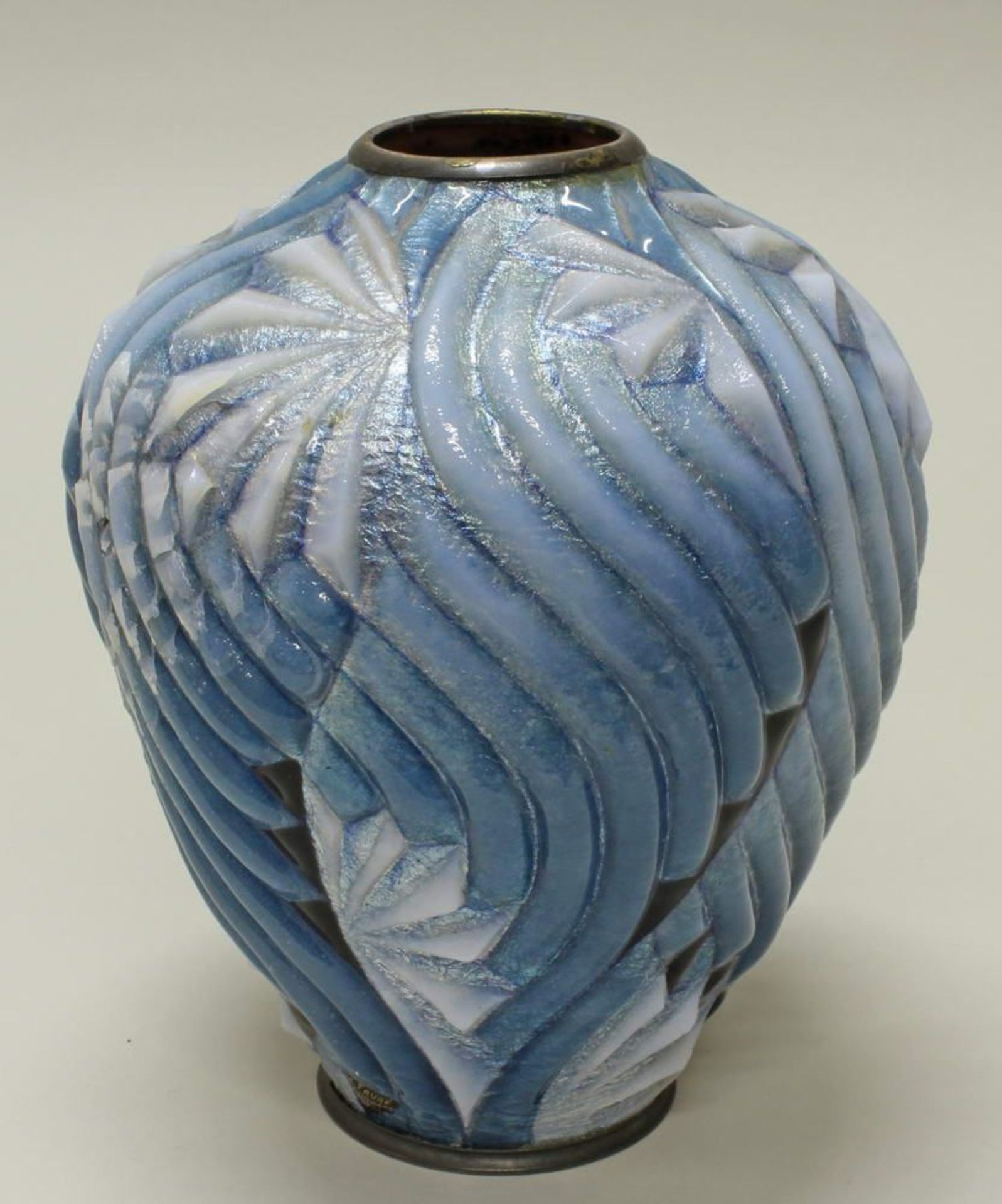 Reserve: 500 EUR        Vase, Camille Fauré, Limoges, womöglich um 1925, plastisch konturierter