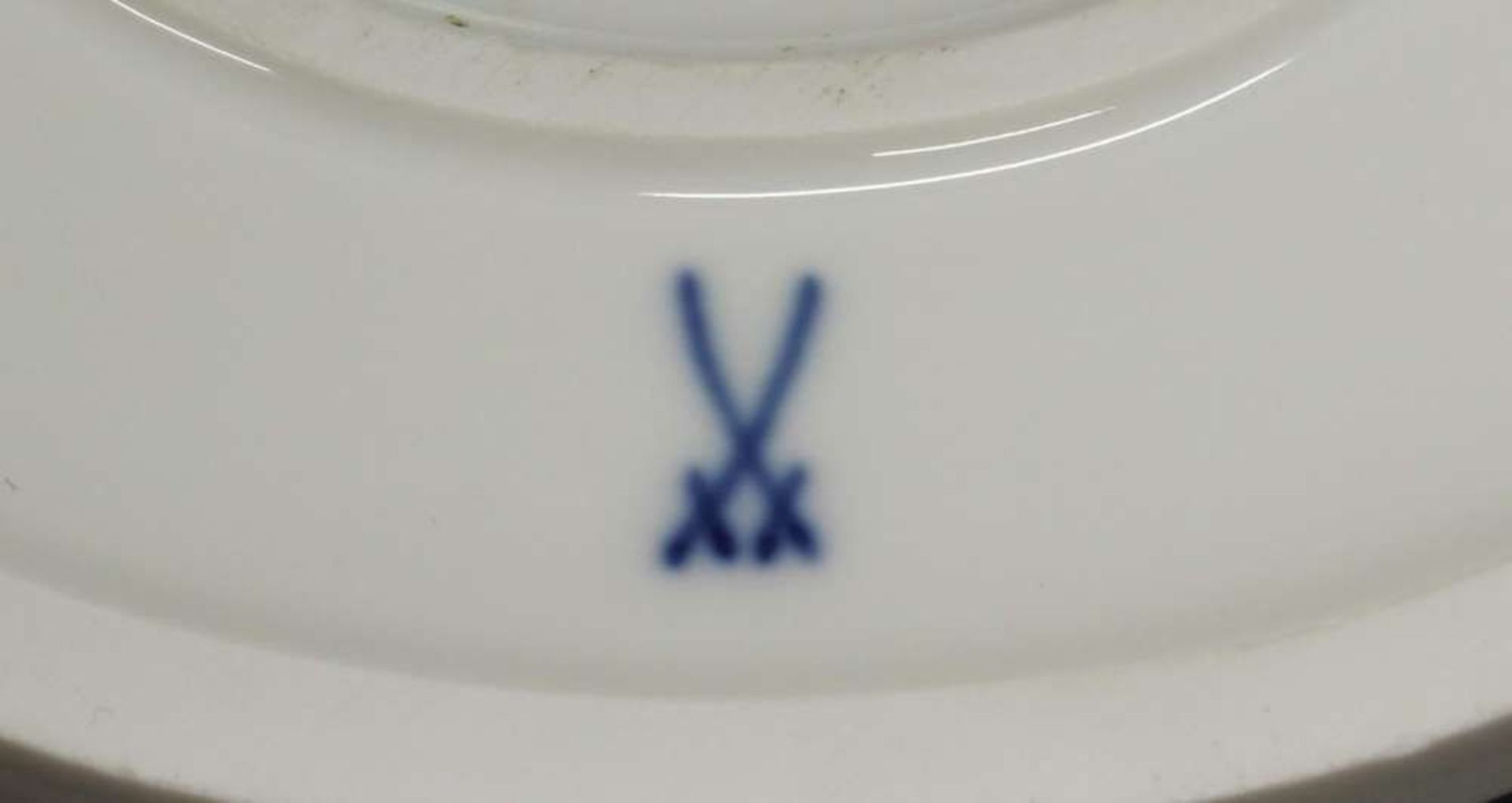 Reserve: 30 EUR        Wandplakette, Meissen, Schwertermarke, 1. Wahl, oval, blaue Blumen, - Image 3 of 4