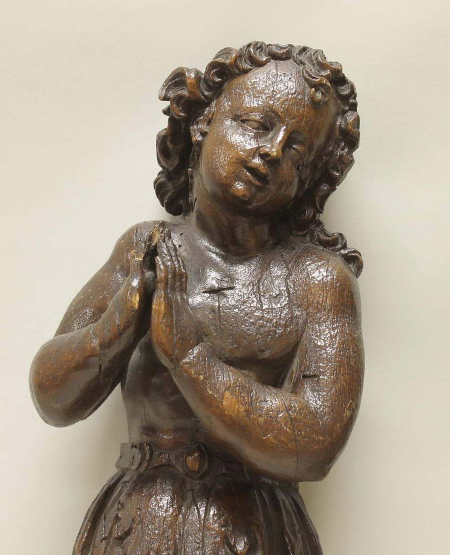 Reserve: 250 EUR        Paar Appliken, "Engelfiguren", wohl 17. Jh., Holz, geschnitzt, 86 cm hoch, - Image 5 of 8