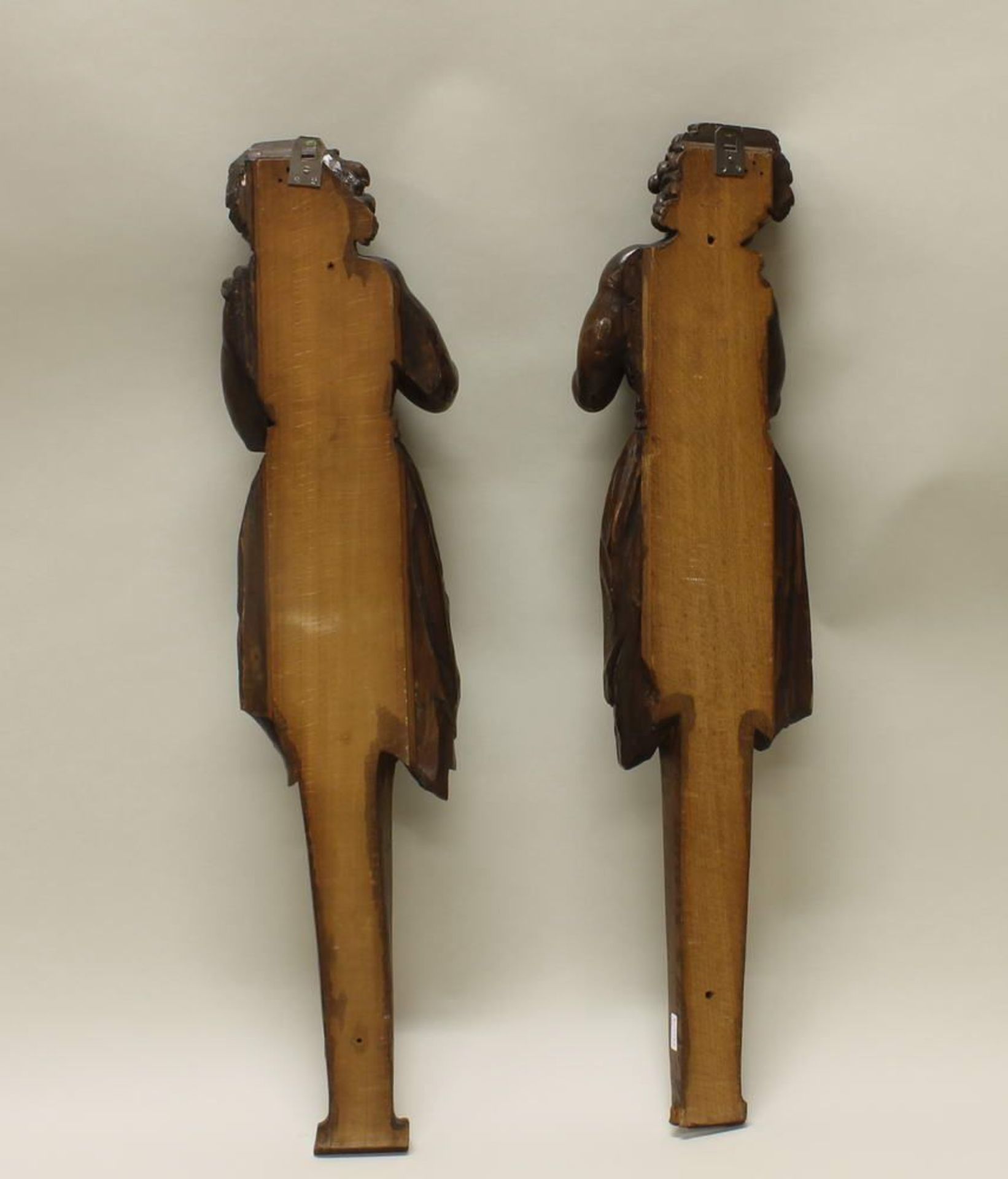 Reserve: 250 EUR        Paar Appliken, "Engelfiguren", wohl 17. Jh., Holz, geschnitzt, 86 cm hoch, - Image 8 of 8