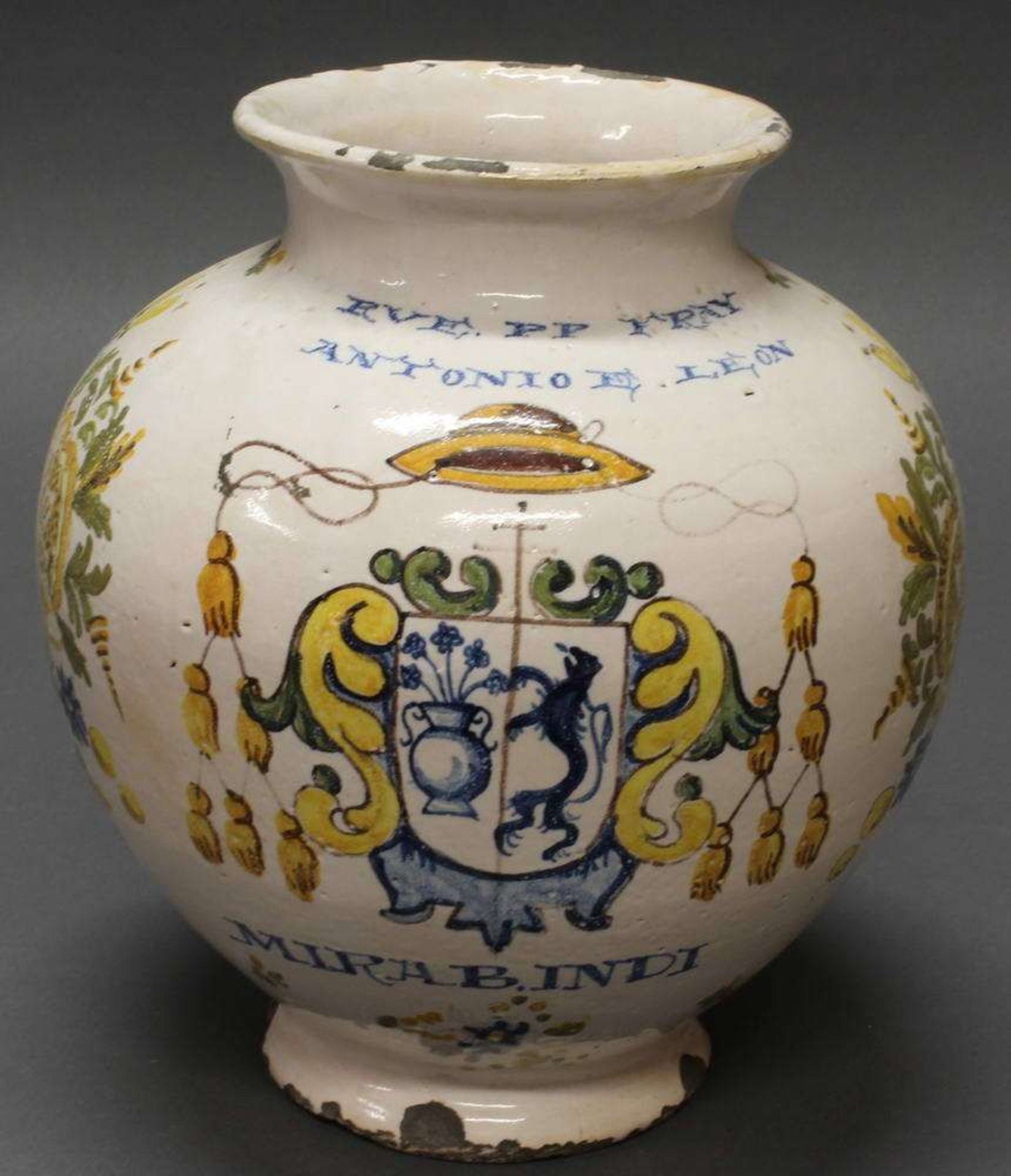 Reserve: 50 EUR        Apothekengefäß, Spanien, Talavera, um 1760, Fayence, polychrom, gebaucht,