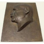 Reserve: 280 EUR        Bronzerelief, "Porträt eines Mannes im Profil", bezeichnet unten rechts R.