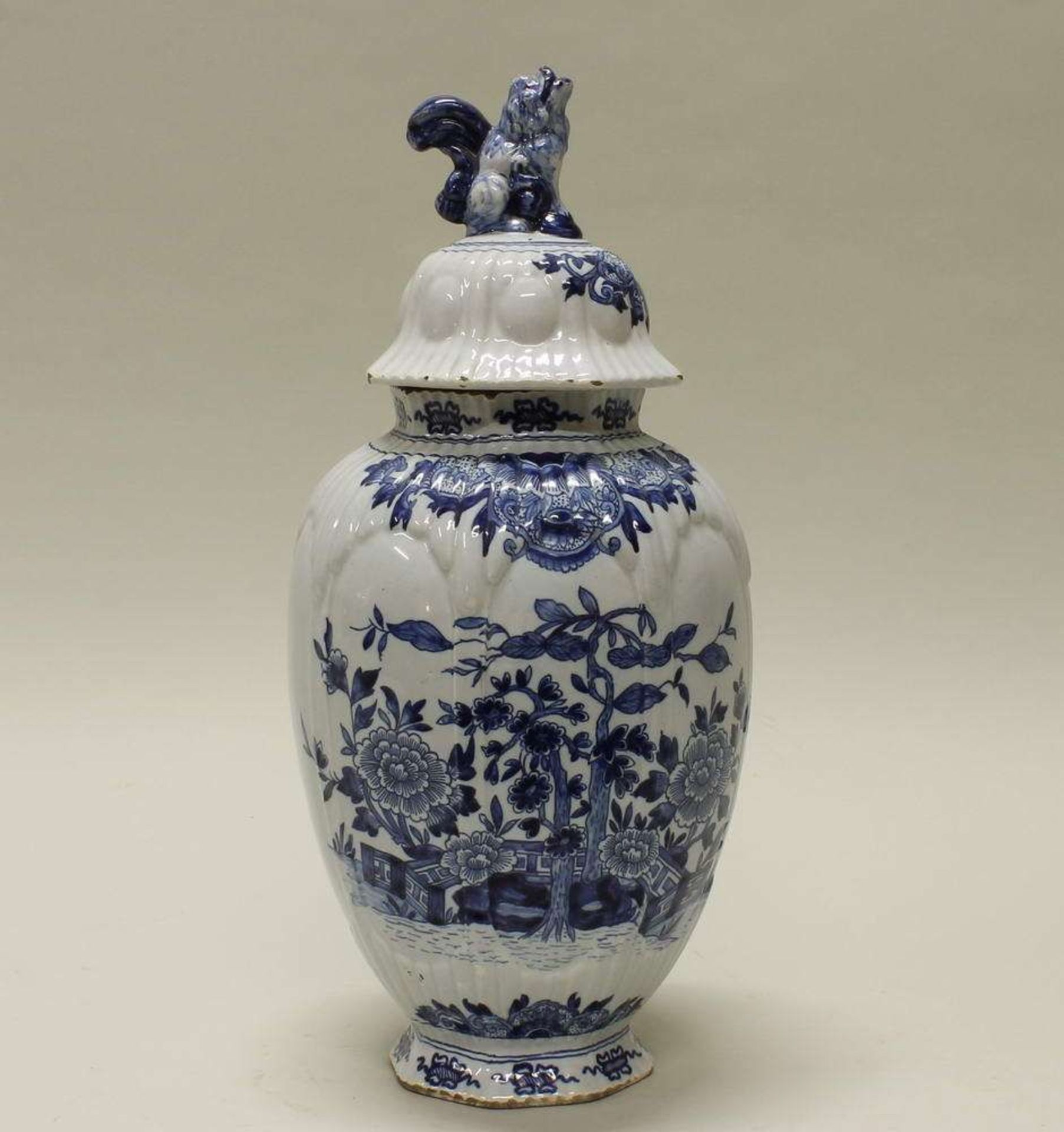 Reserve: 80 EUR        Deckelvase, Delft, Fayence, Blaudekor im chinesischen Stil, am Boden blau - Image 2 of 2