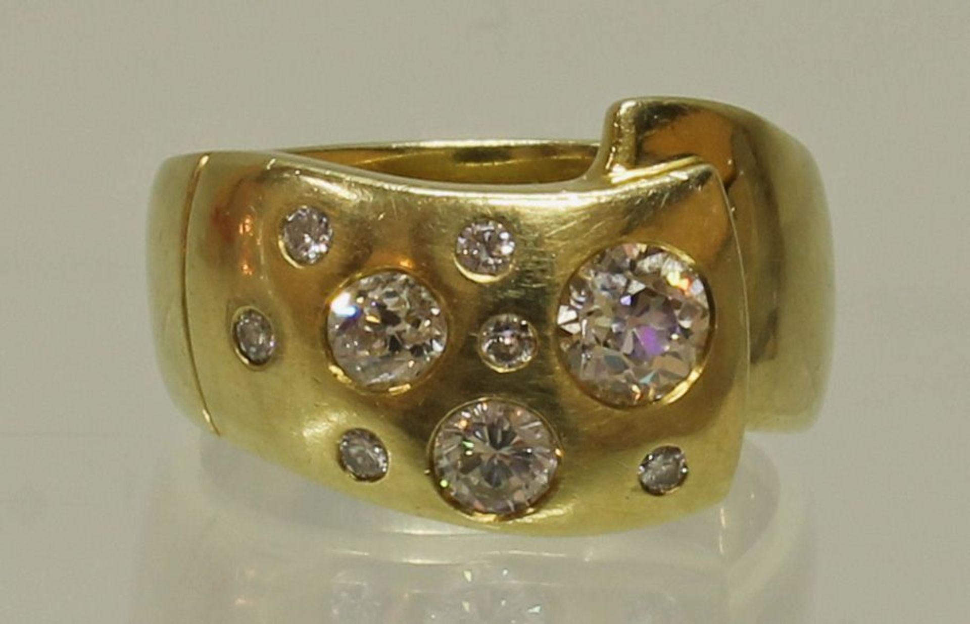 Reserve: 1000 EUR        Ring, "Sternenhimmel", GG 585, 1 Altschliff-Diamant ca. 0.65 ct., etwa cr/
