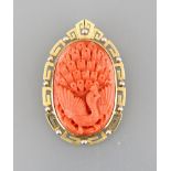 Pendant Carved red coral with 14ct. yellow gold mounting, h. 47 mm, weight 17.1 gr., likely India,